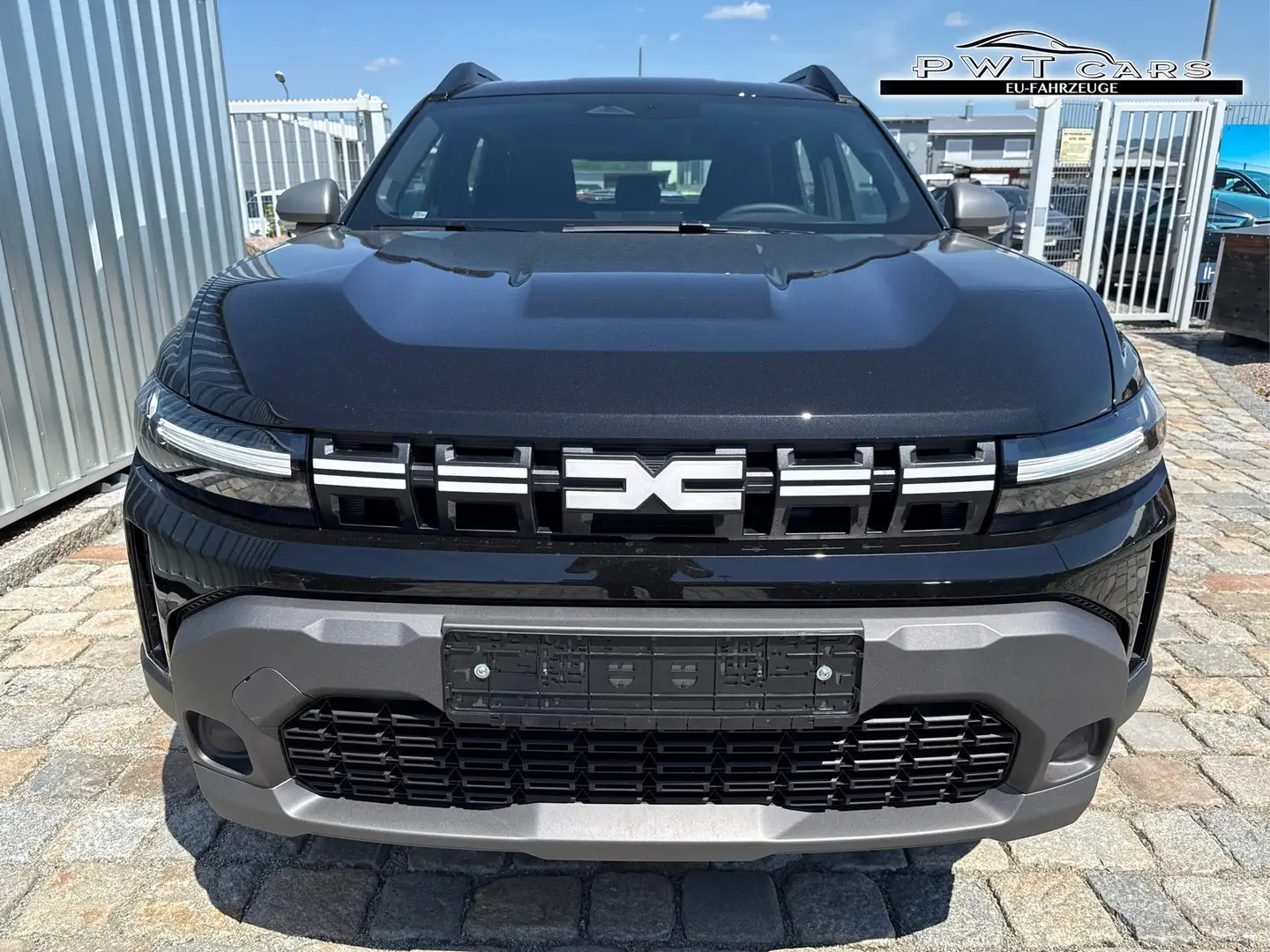 Dacia Duster Expression-Mild hybrid TCe - 103 kW / 140 PS-6 ... Schwarz - 2