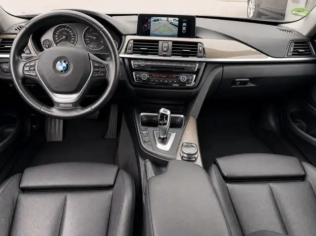 BMW 4 Series view 11