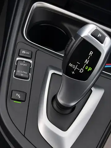 BMW 4 Series view 14