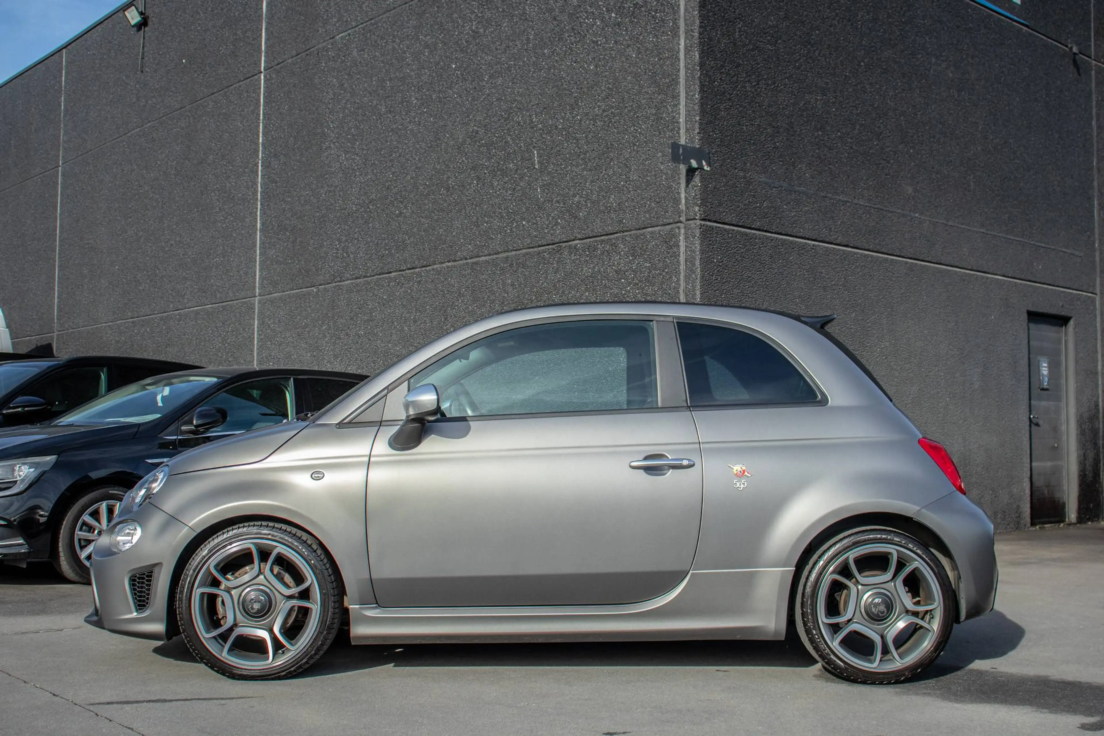 Abarth 595 Turismo Cabrio 1.4 T-Jet / 1 EIGENAAR / HISTORIEK / GRIGIO ASFALTO / LEDER / APPLE CARPLAY / PARKEERSENSOREN — photo 10