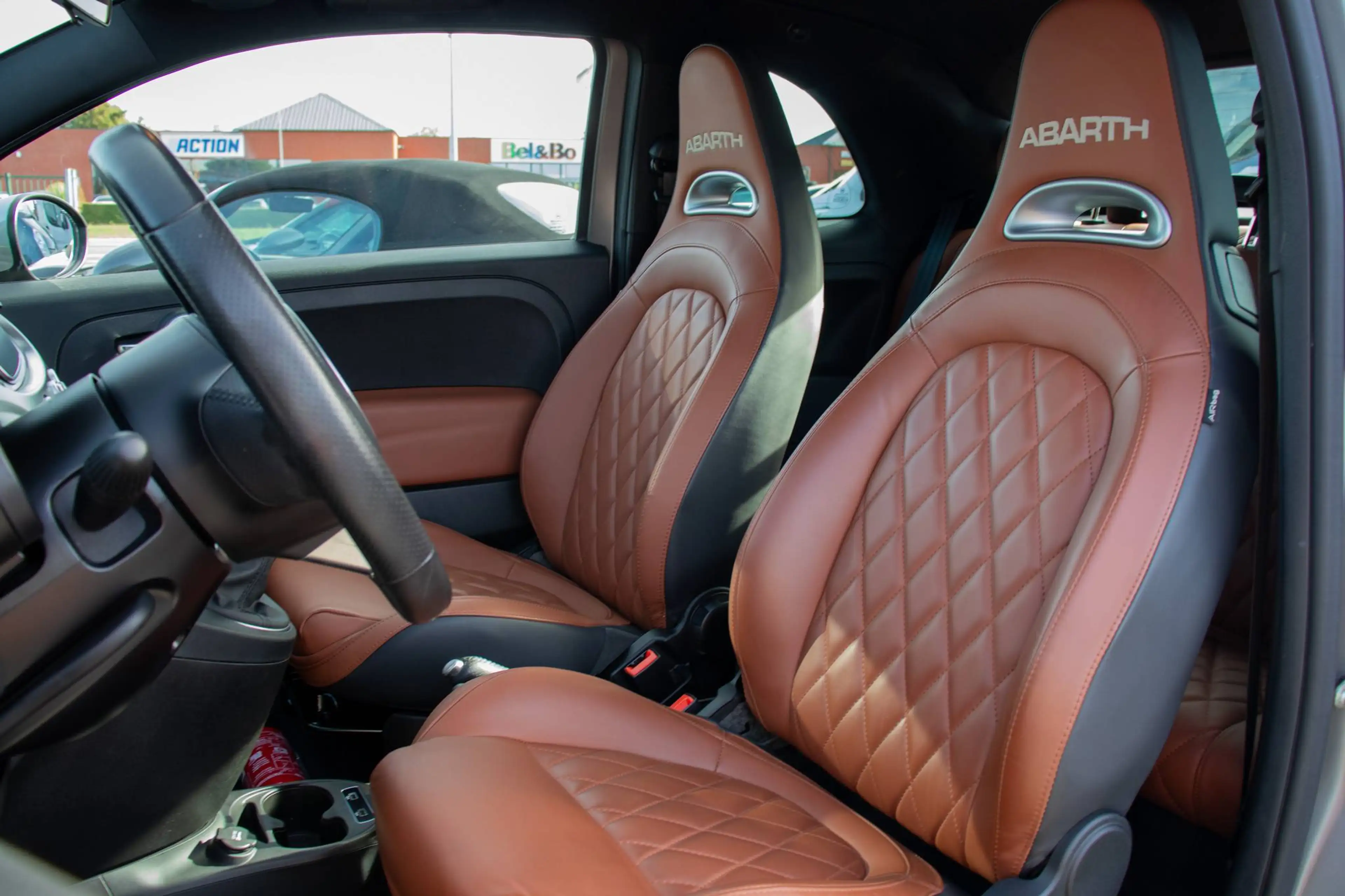 Abarth 595 Turismo Cabrio 1.4 T-Jet / 1 EIGENAAR / HISTORIEK / GRIGIO ASFALTO / LEDER / APPLE CARPLAY / PARKEERSENSOREN — photo 4
