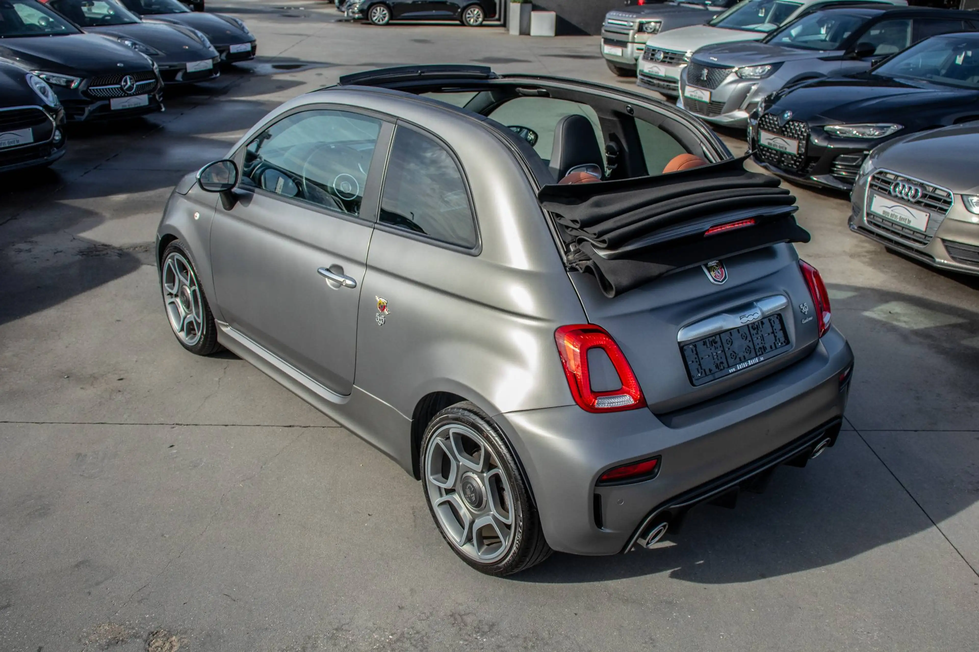 Abarth 595 Turismo Cabrio 1.4 T-Jet / 1 EIGENAAR / HISTORIEK / GRIGIO ASFALTO / LEDER / APPLE CARPLAY / PARKEERSENSOREN — photo 6