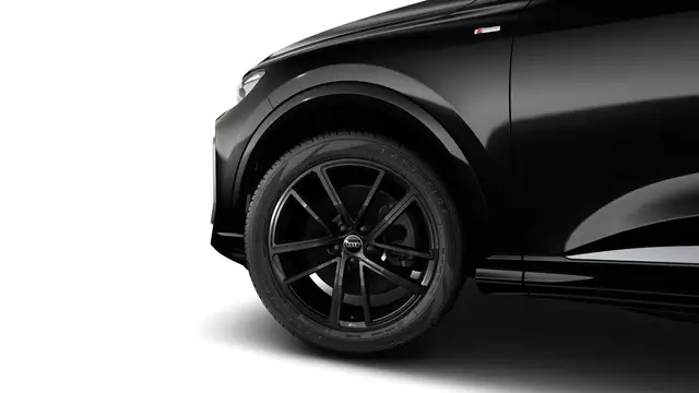Audi Q5 view 3