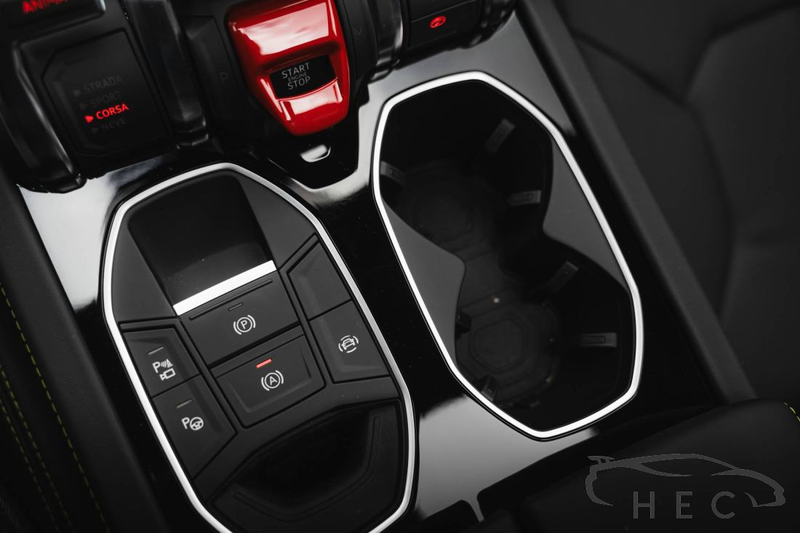 Lamborghini Urus 4.0 V8 Hybrid SE — photo 30