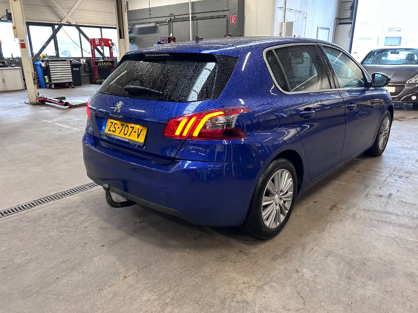 Peugeot 308 1.2 PureTech Blue Lease Premium | Trekhaak | Panor Blauw - 2