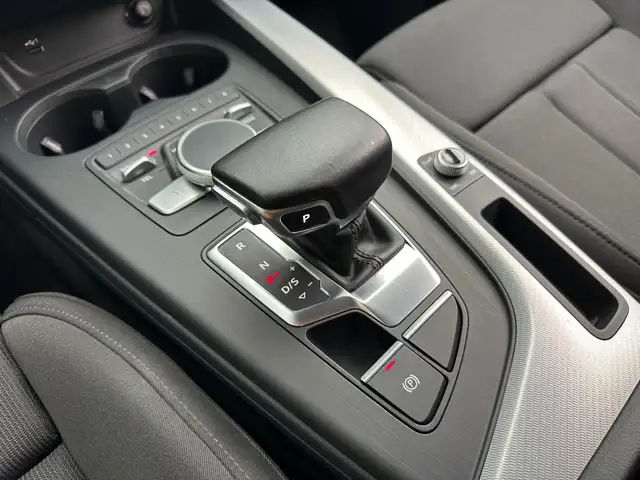 Audi A4 view 15