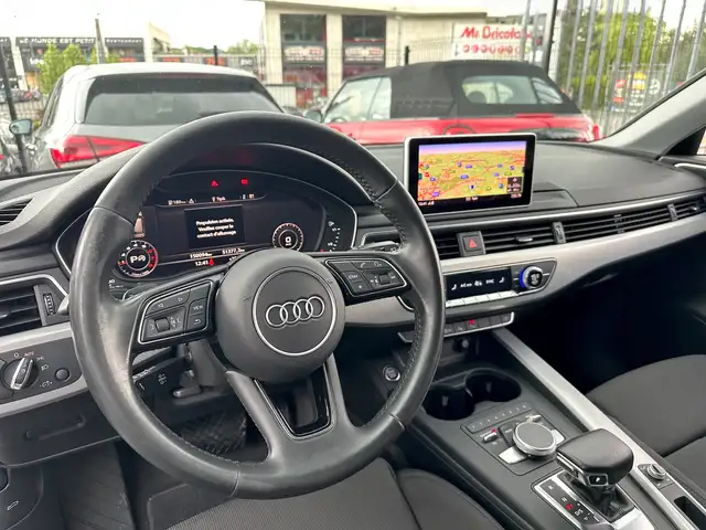 Audi A4 view 8