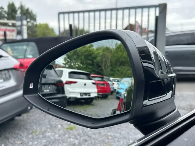 Audi A4 view 7