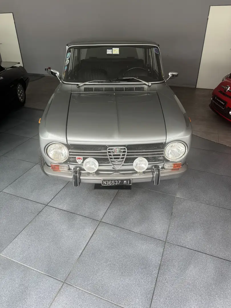 Alfa Romeo Quadrifoglio Guilia 1300Super Argent - 1