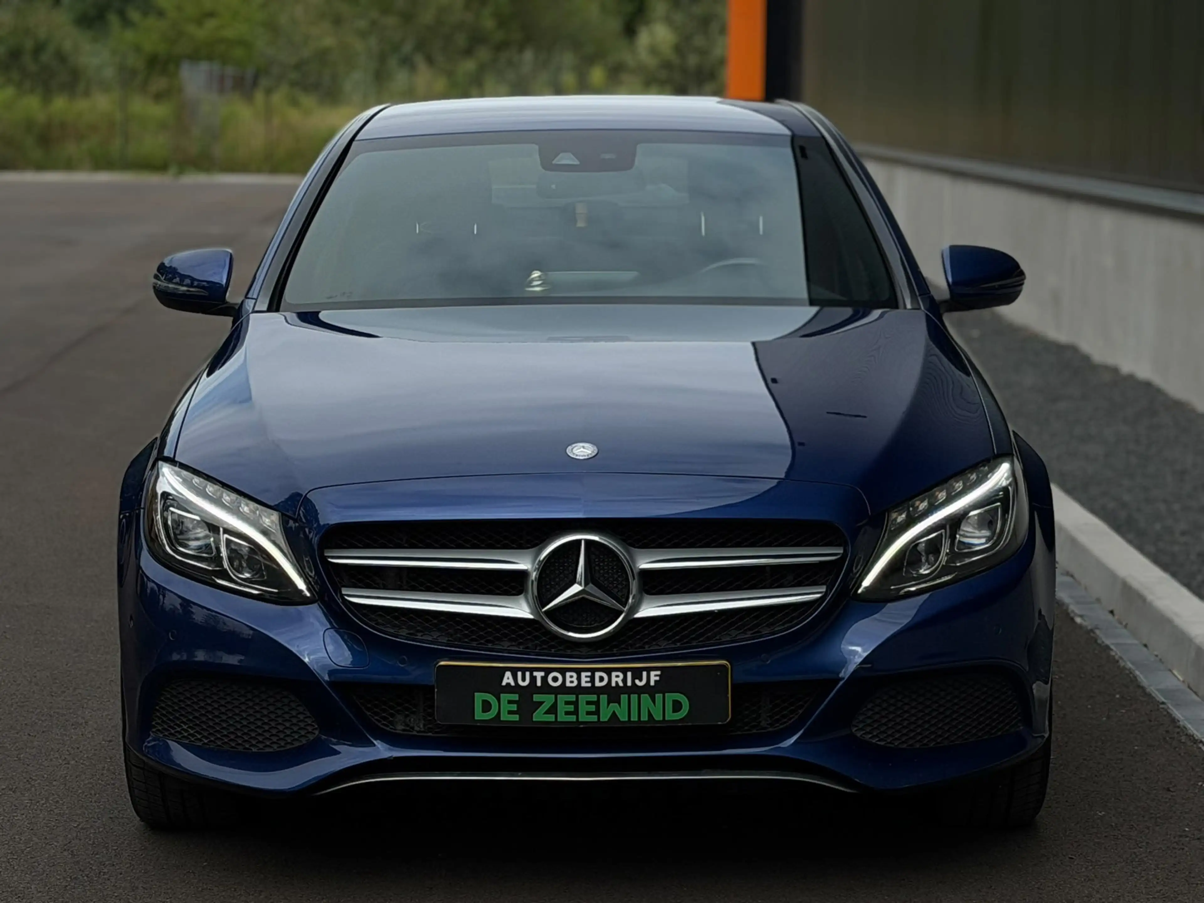 Mercedes-Benz C 350 e Lease Edition|camera|navi — photo 10