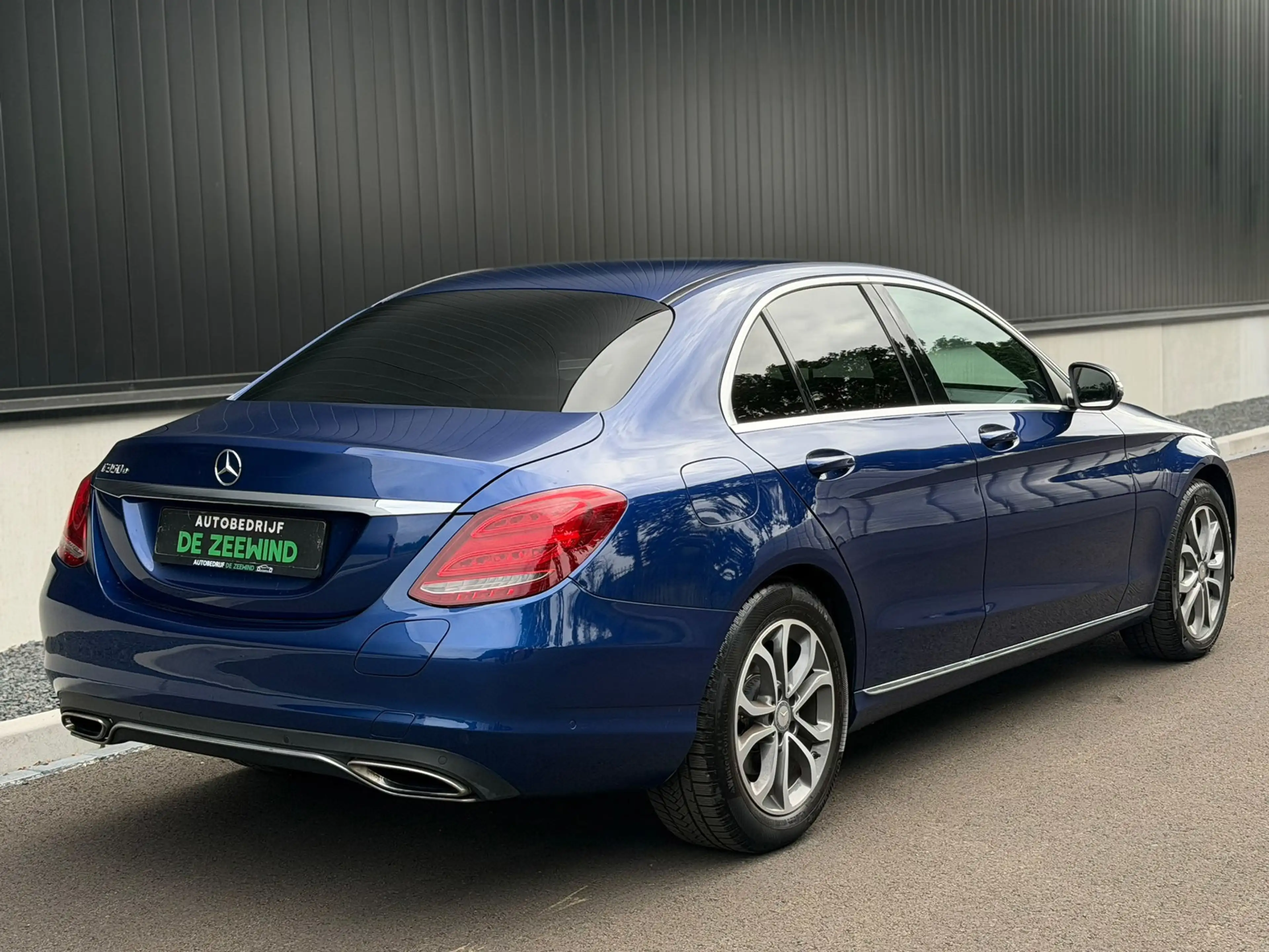 Mercedes-Benz C 350 e Lease Edition|camera|navi — photo 3