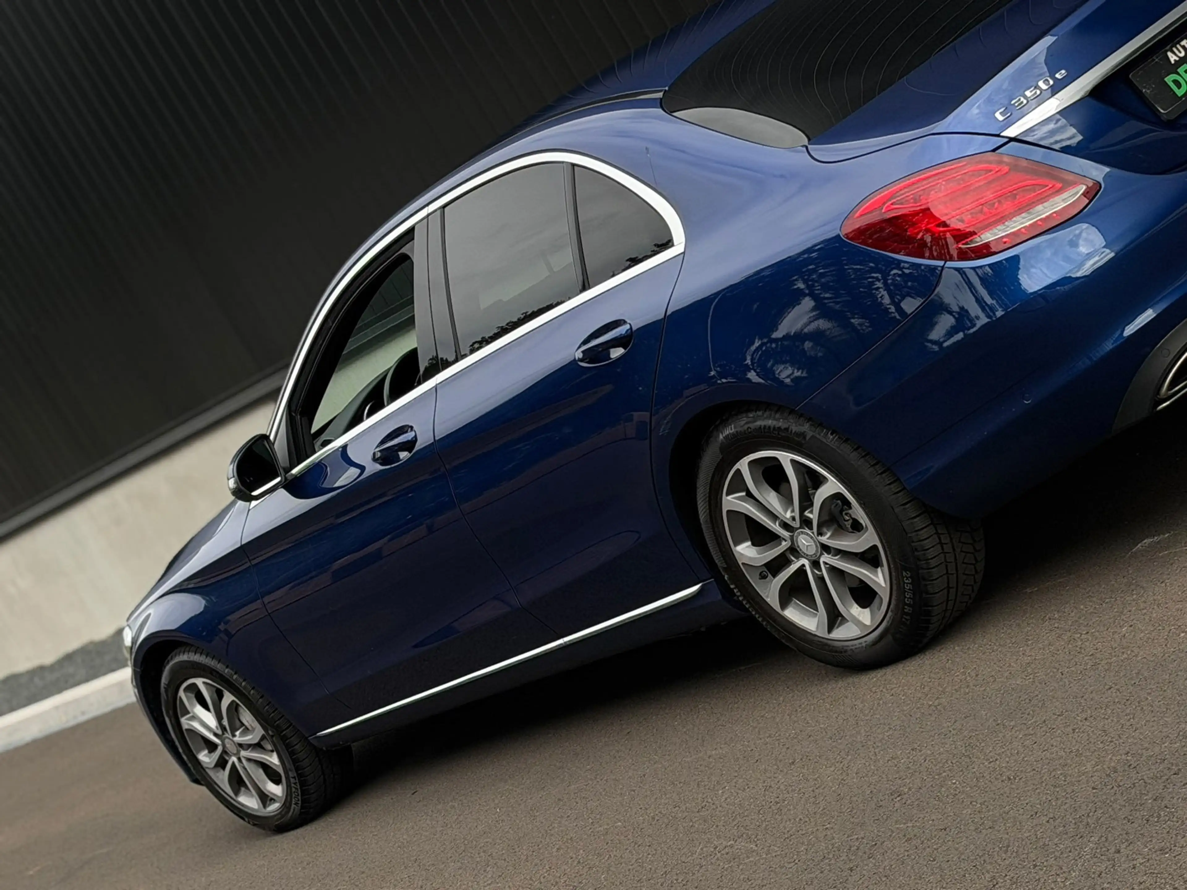 Mercedes-Benz C 350 e Lease Edition|camera|navi — photo 15