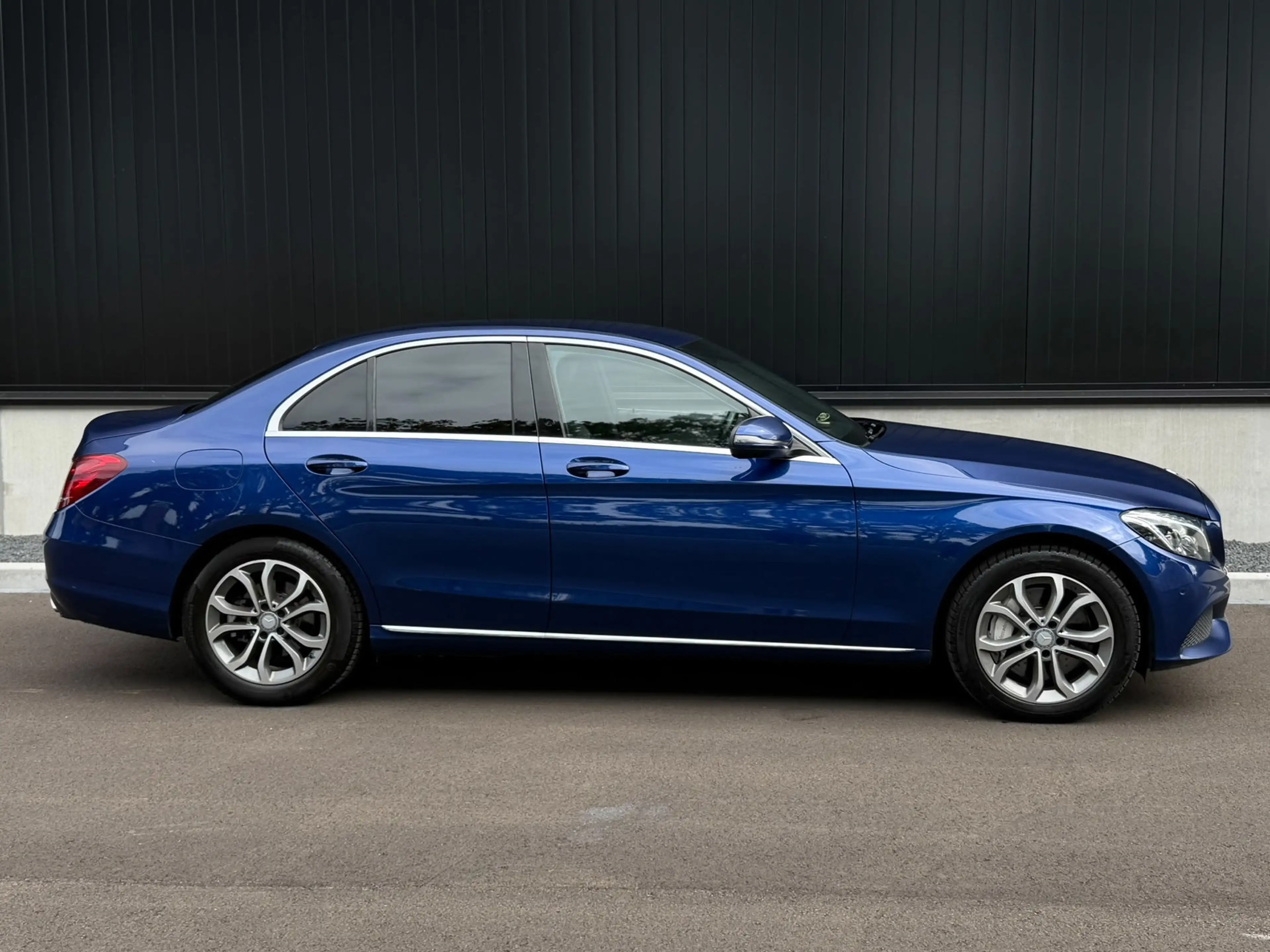 Mercedes-Benz C 350 e Lease Edition|camera|navi — photo 4
