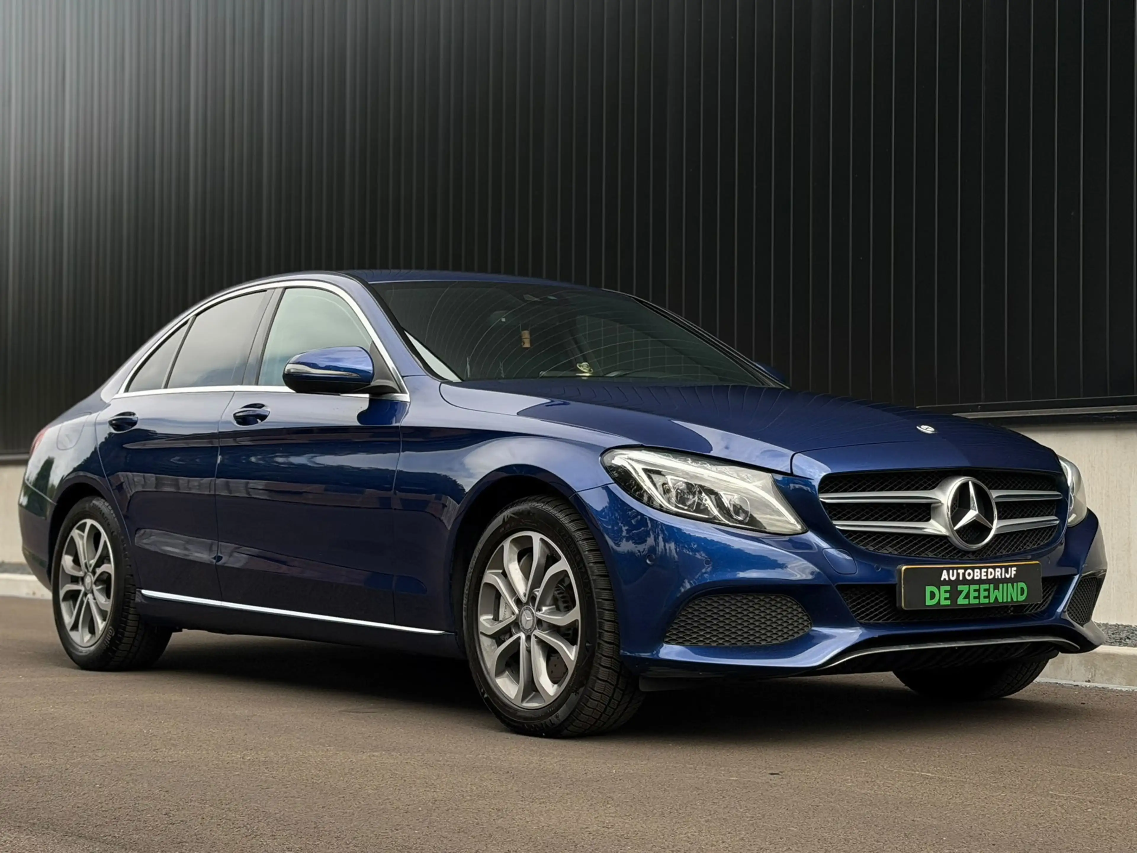Mercedes-Benz C 350 e Lease Edition|camera|navi — photo 14