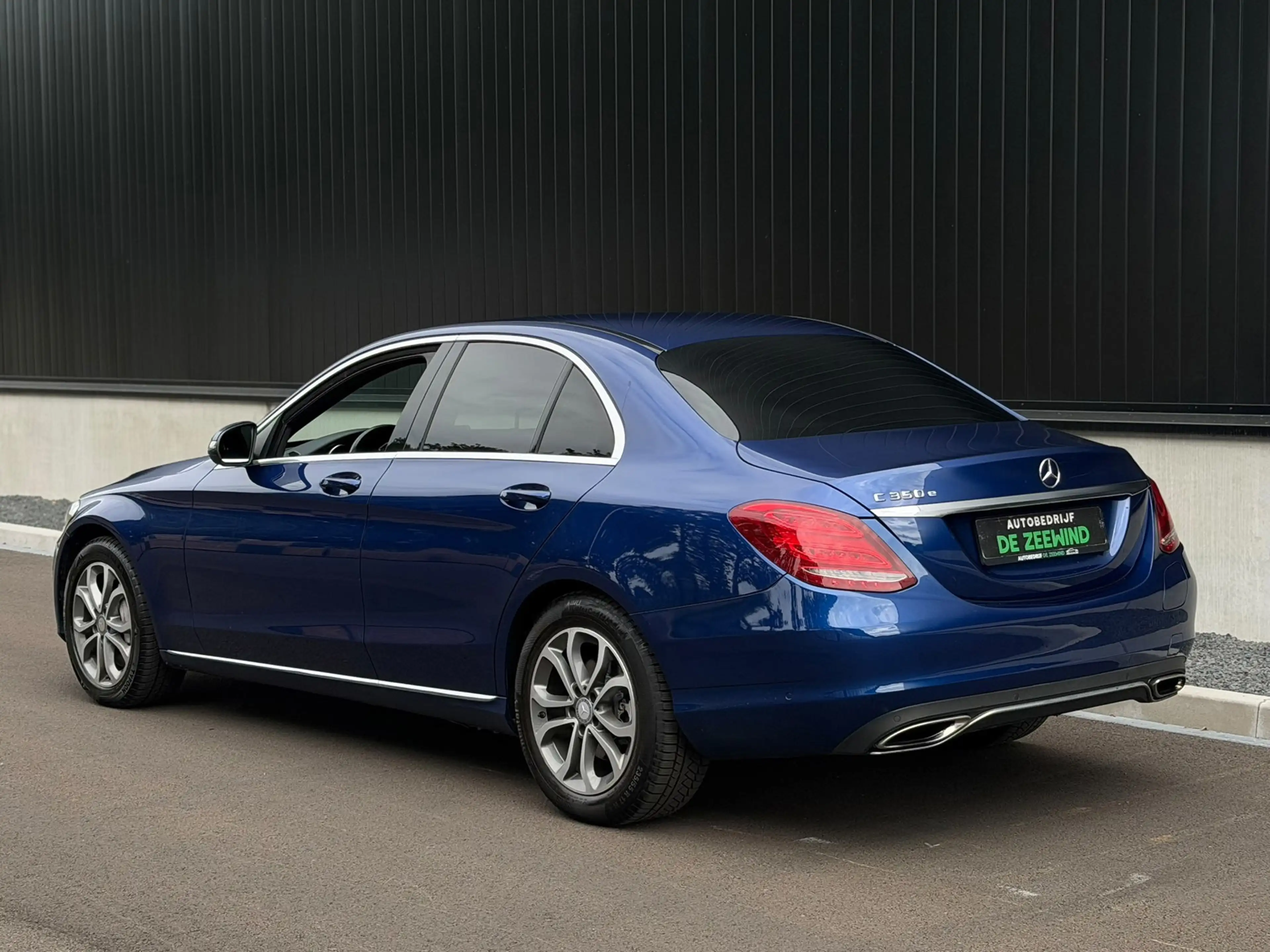 Mercedes-Benz C 350 e Lease Edition|camera|navi — photo 8