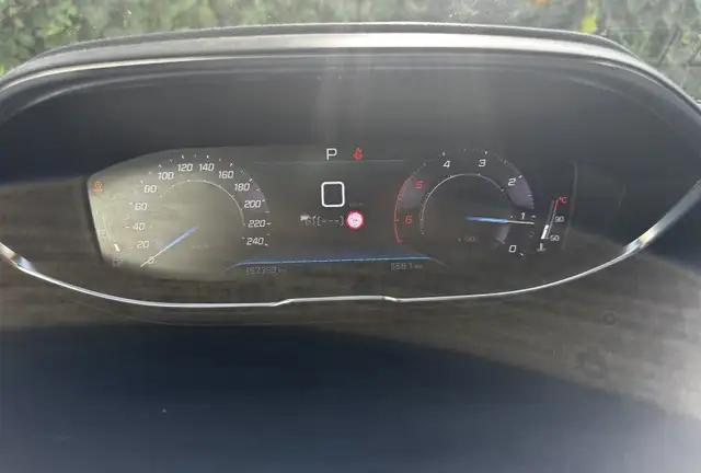 Peugeot 5008 view 15