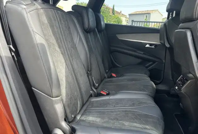 Peugeot 5008 view 12