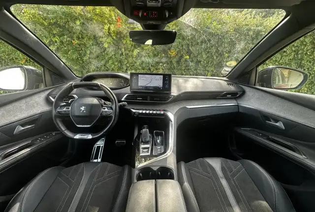 Peugeot 5008 view 9