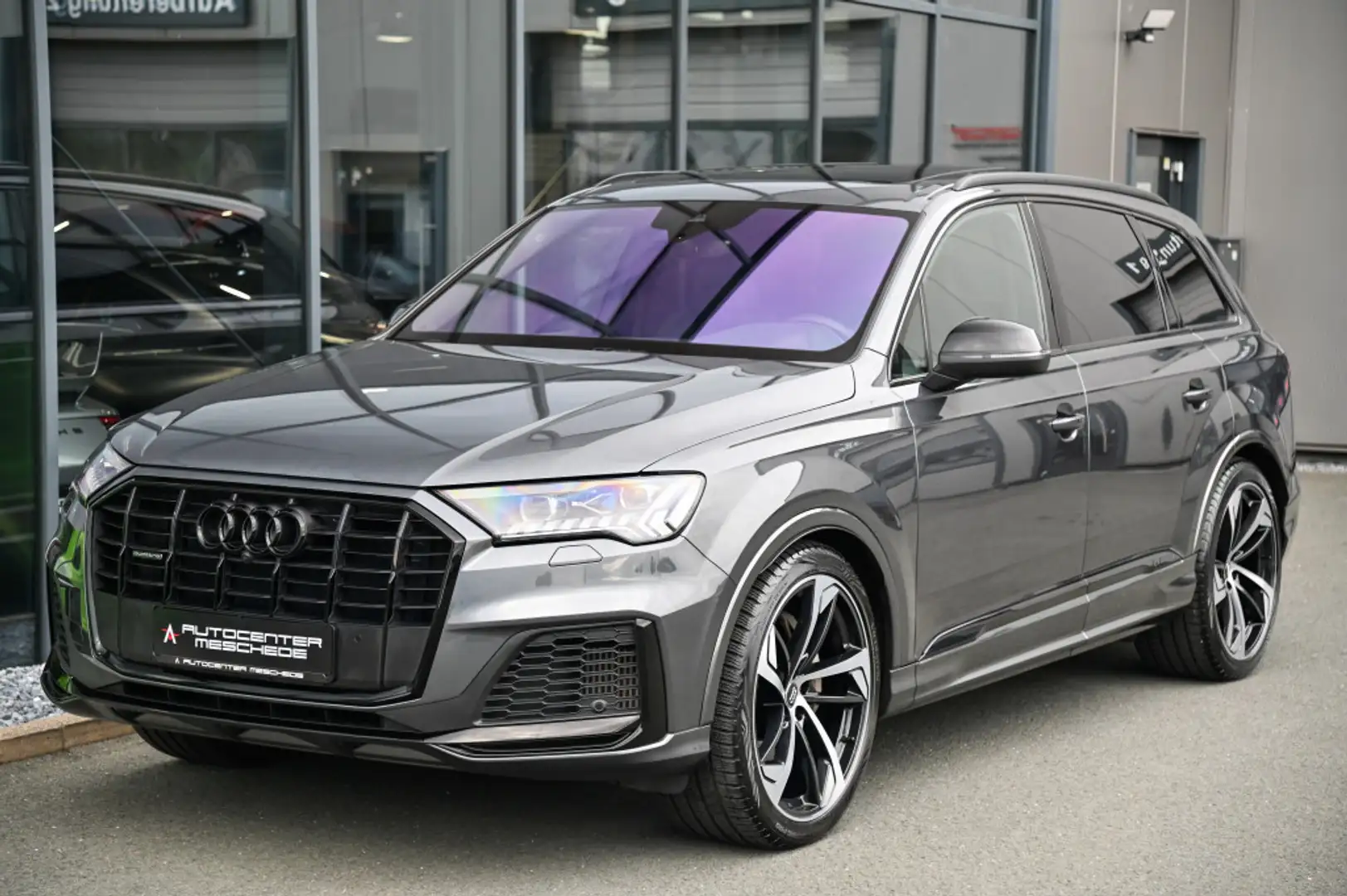 Audi Q7 55 TFSI quattro 2x S line S-Sitze plus* Pano* Grau - 2