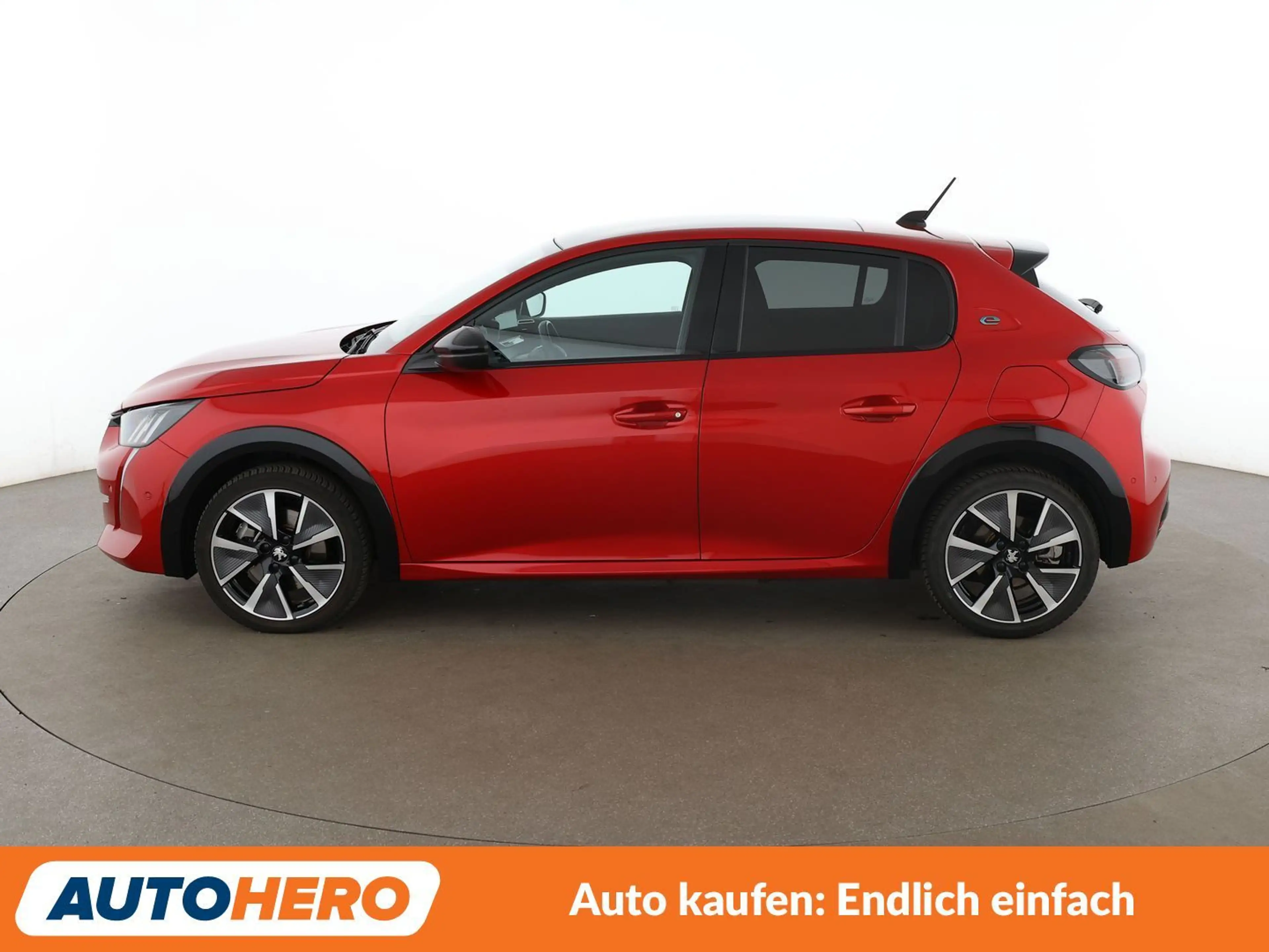 Peugeot e-208 electric drive 100 kW GT Pack — photo 3