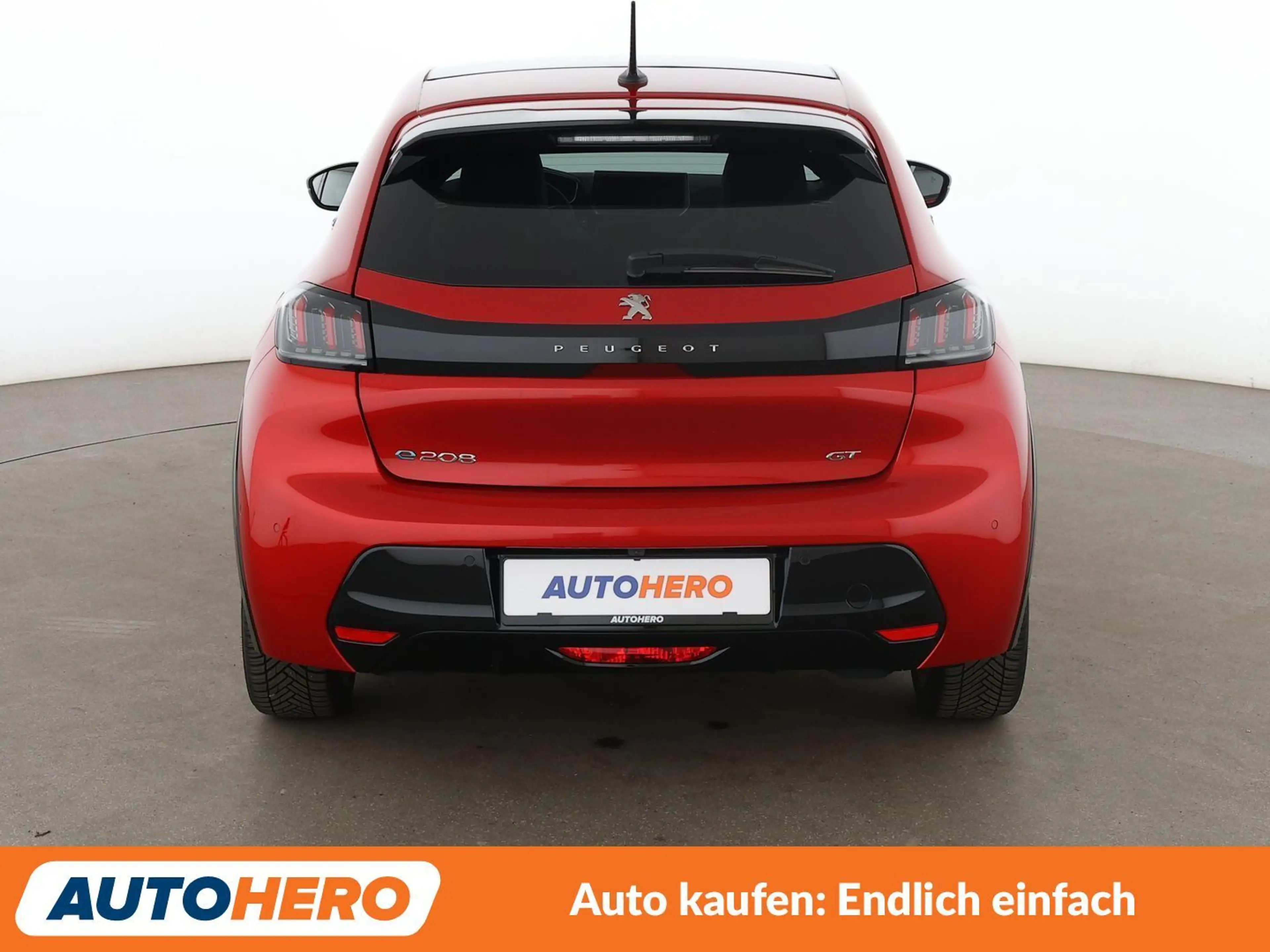 Peugeot e-208 electric drive 100 kW GT Pack — photo 5
