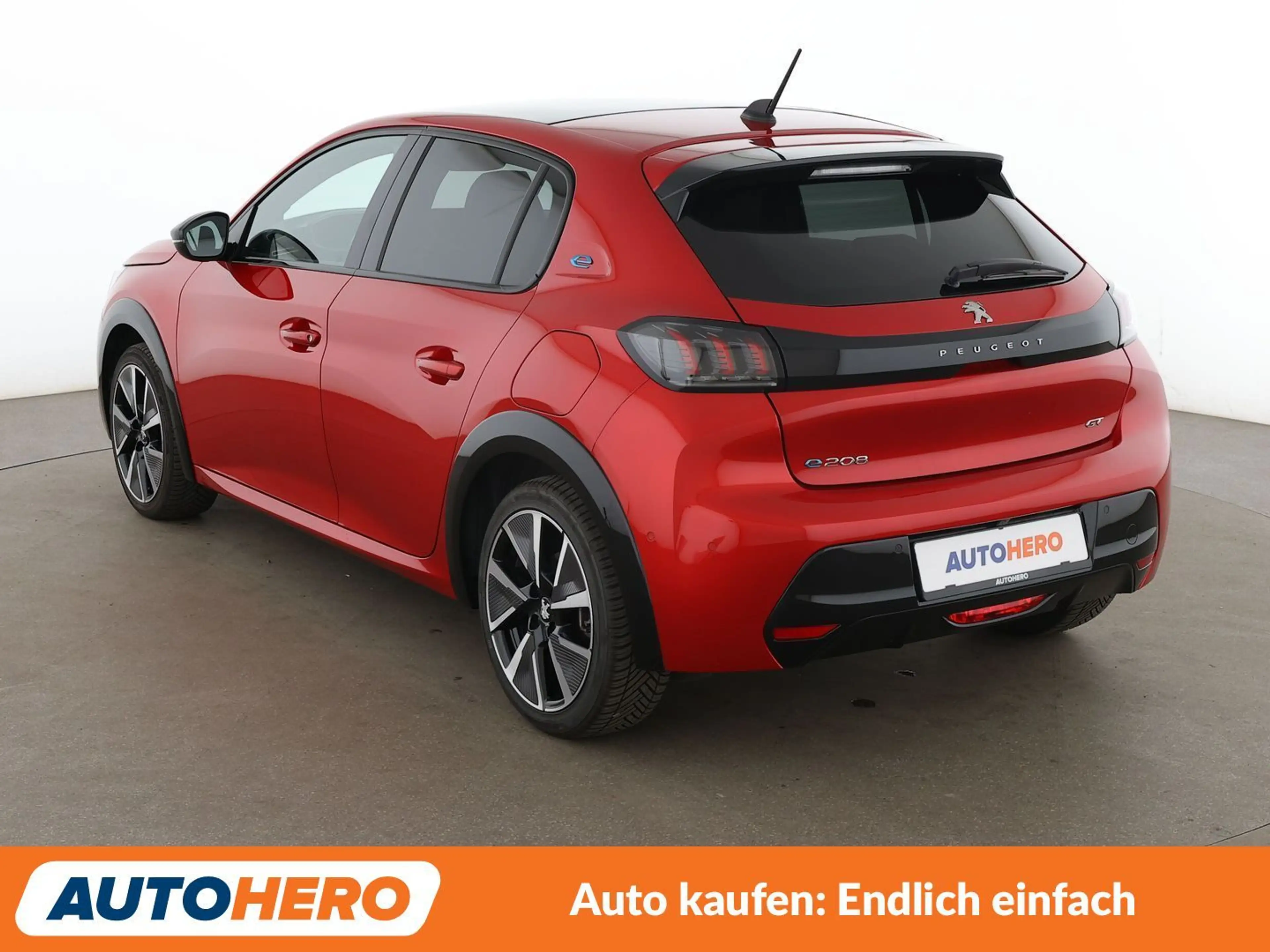 Peugeot e-208 electric drive 100 kW GT Pack — photo 4