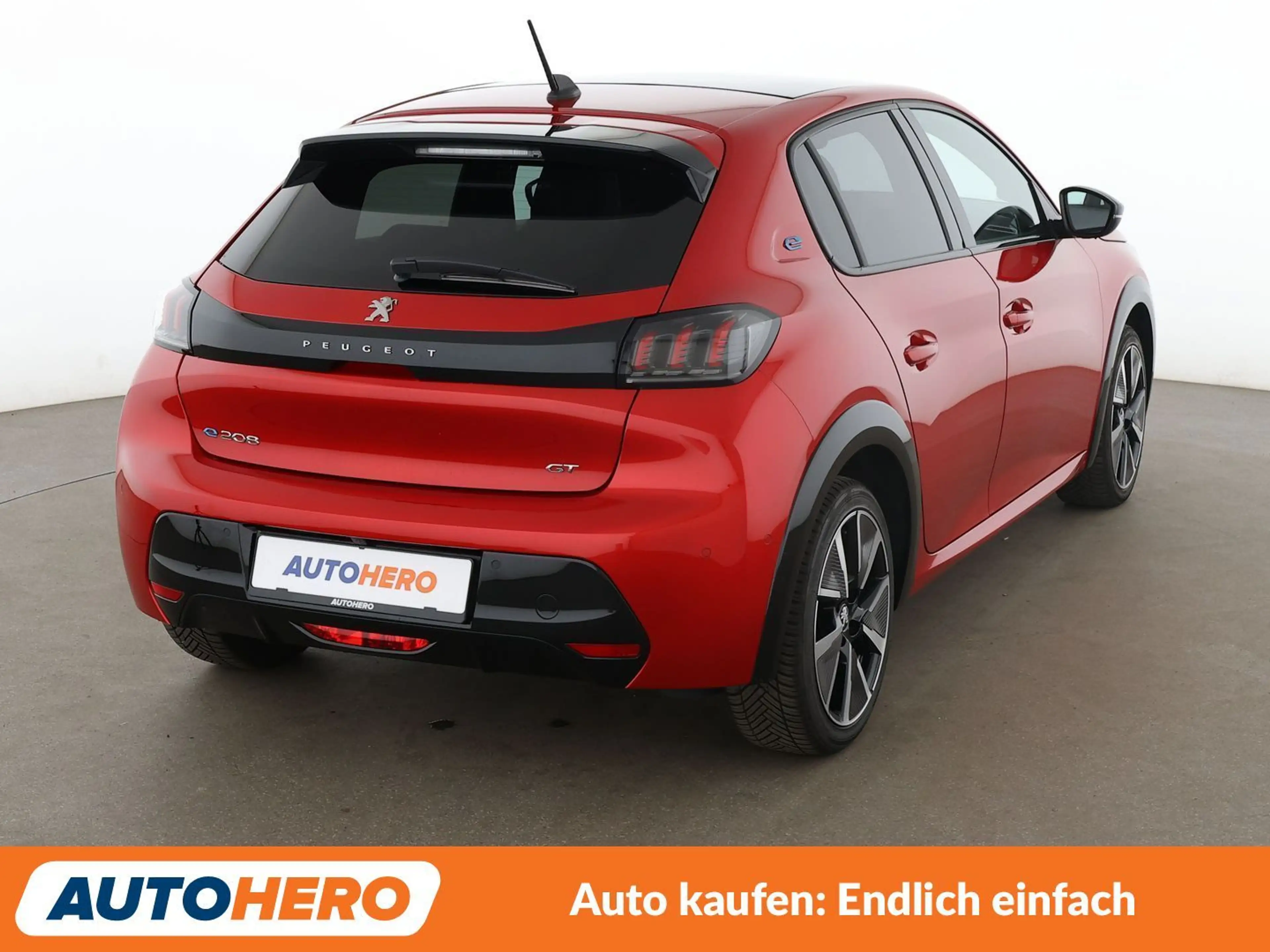 Peugeot e-208 electric drive 100 kW GT Pack — photo 6