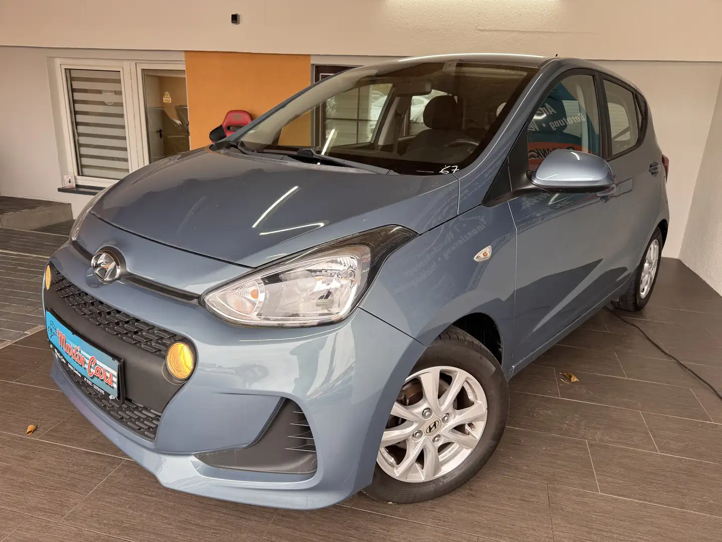 Hyundai i10 1.Hand Klima 65TKM Sitzheizung 8xReife Lenkradheiz Grau - 1