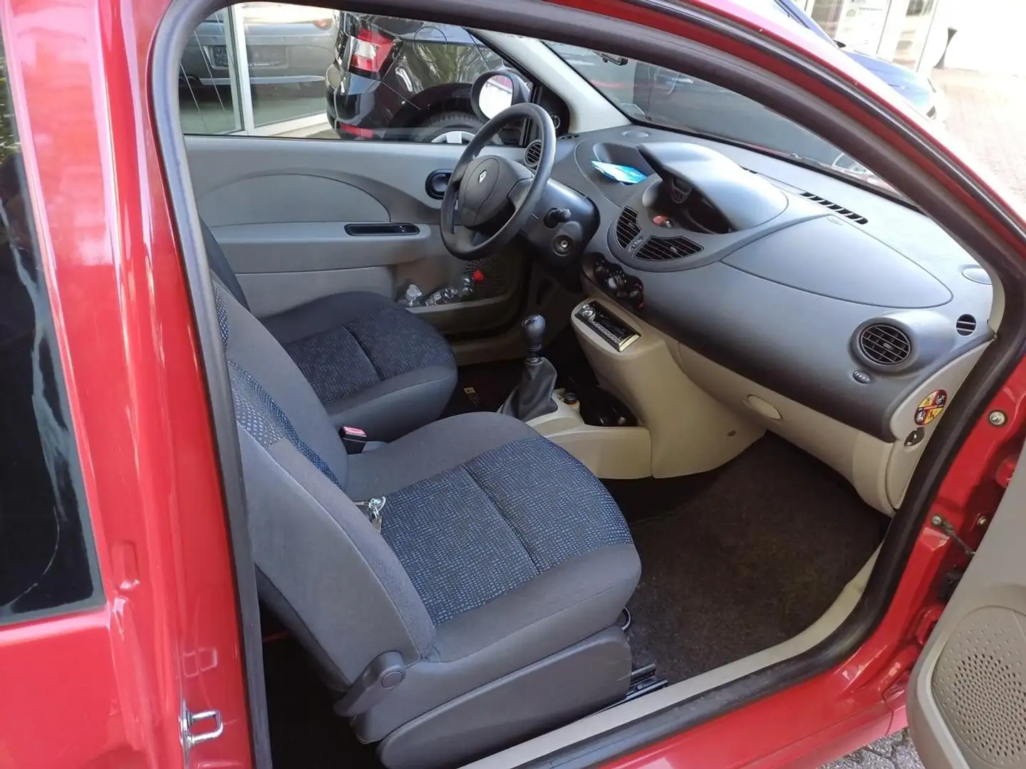 Renault Twingo 1.2 60 Authentique 2 HD RCD 8 fach Bereift Rot - 2