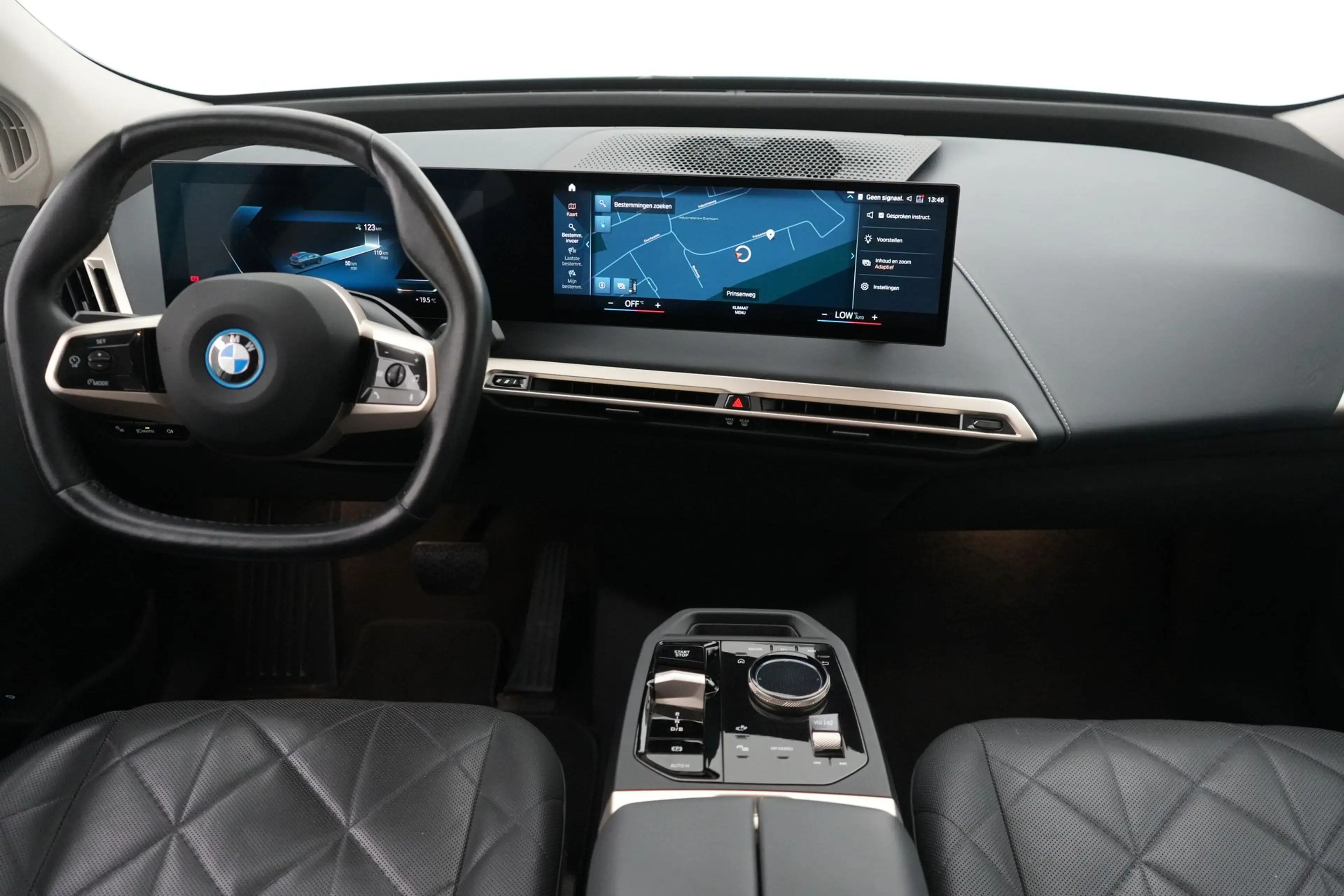 BMW iX 70 kWh xDrive40 LEDER/CUIR LED GPS PDC CAM Mass./V — photo 13