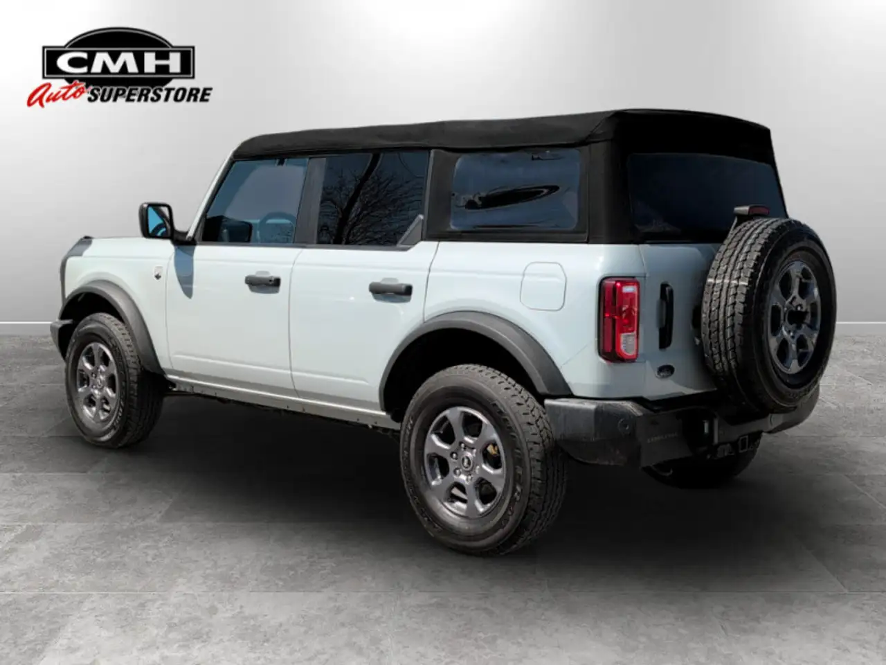 Ford Bronco photo Ford Bronco