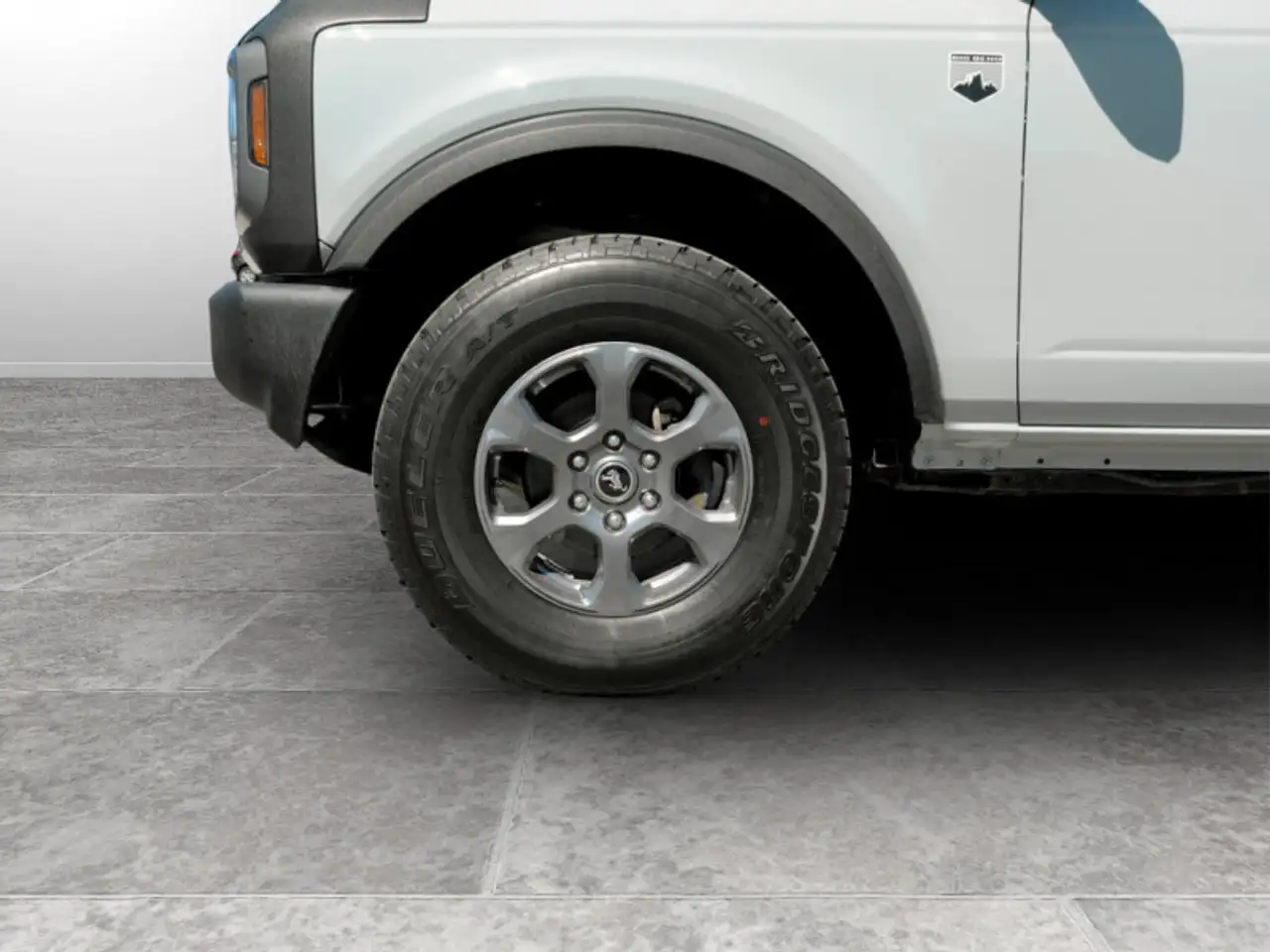 Ford Bronco photo Ford Bronco