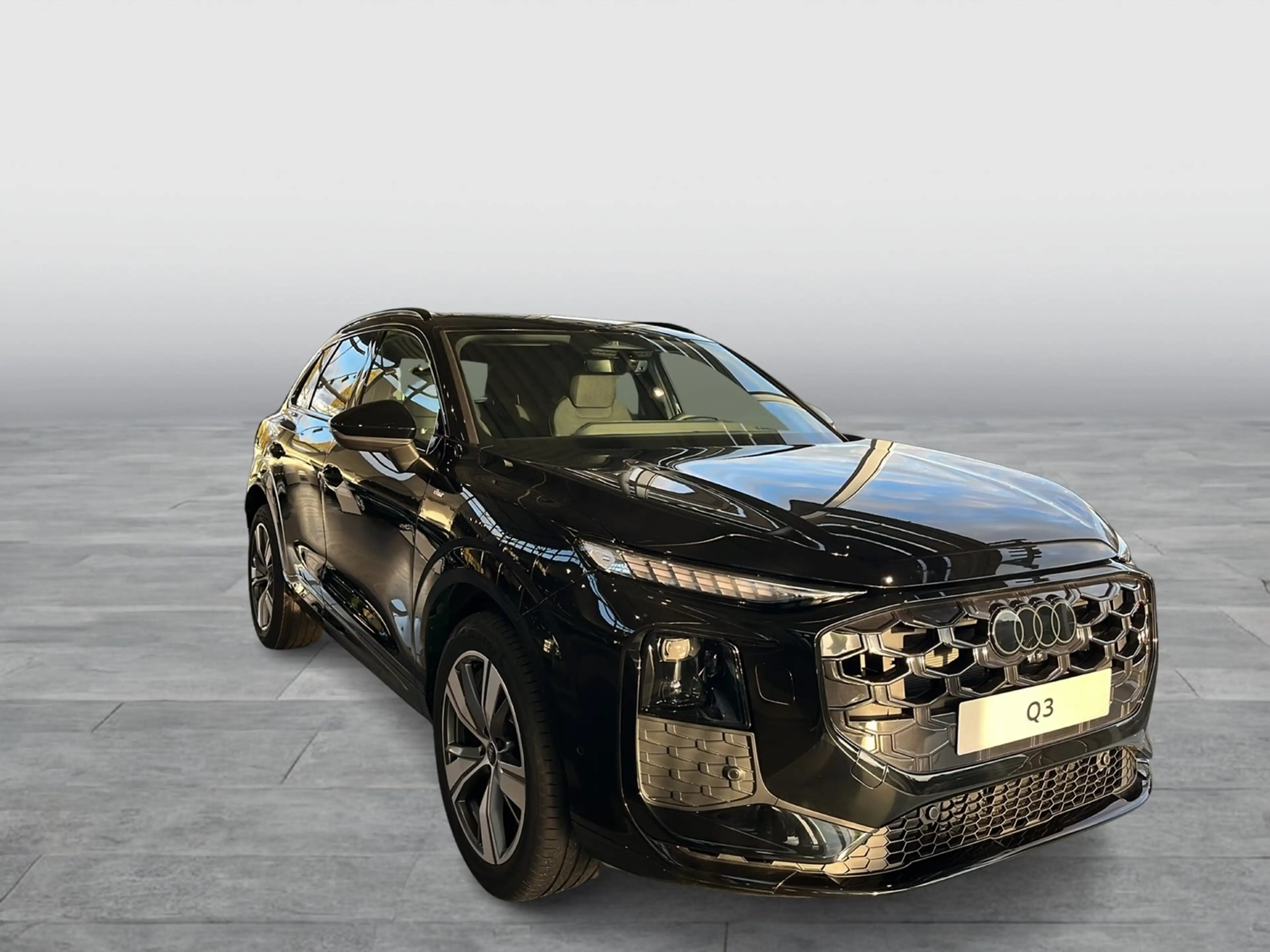 Audi Q3 S line TFSI S tronic LED DWA — photo 4