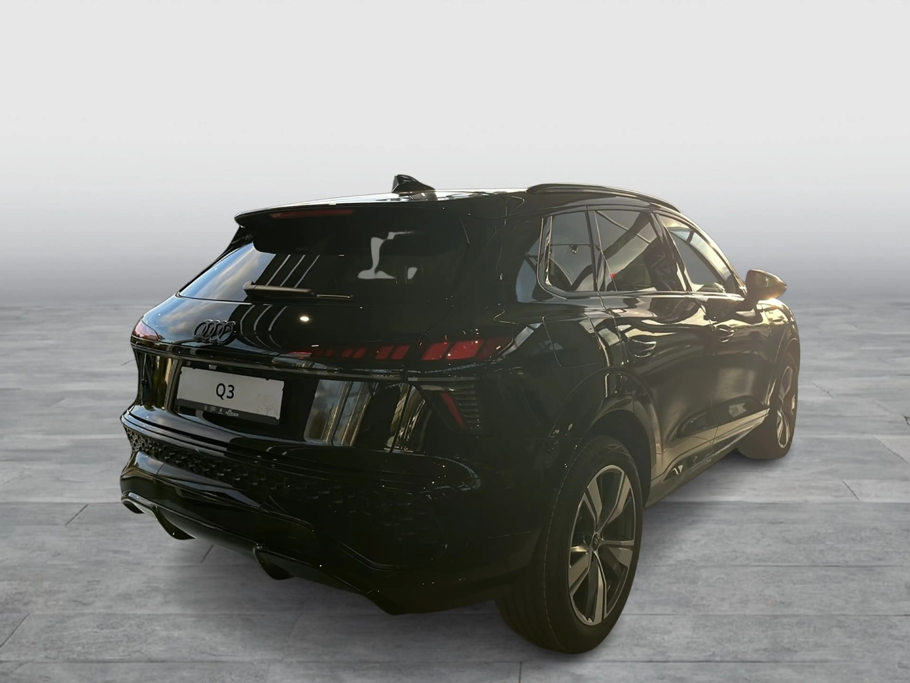 Audi Q3 S line TFSI S tronic LED DWA — photo 3