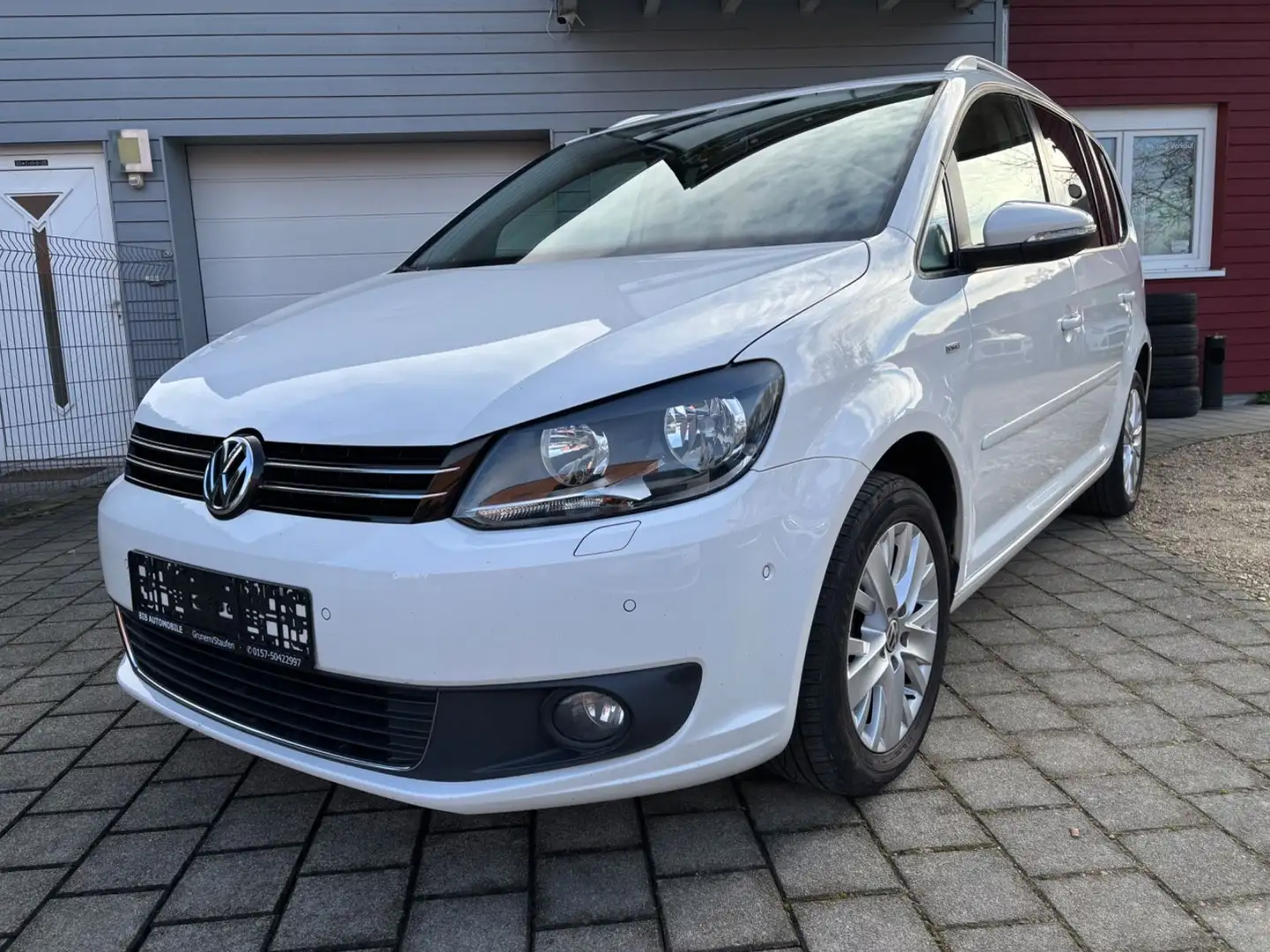 Volkswagen Touran 1.6TDI Life BMT 7Sitzer Weiß - 1