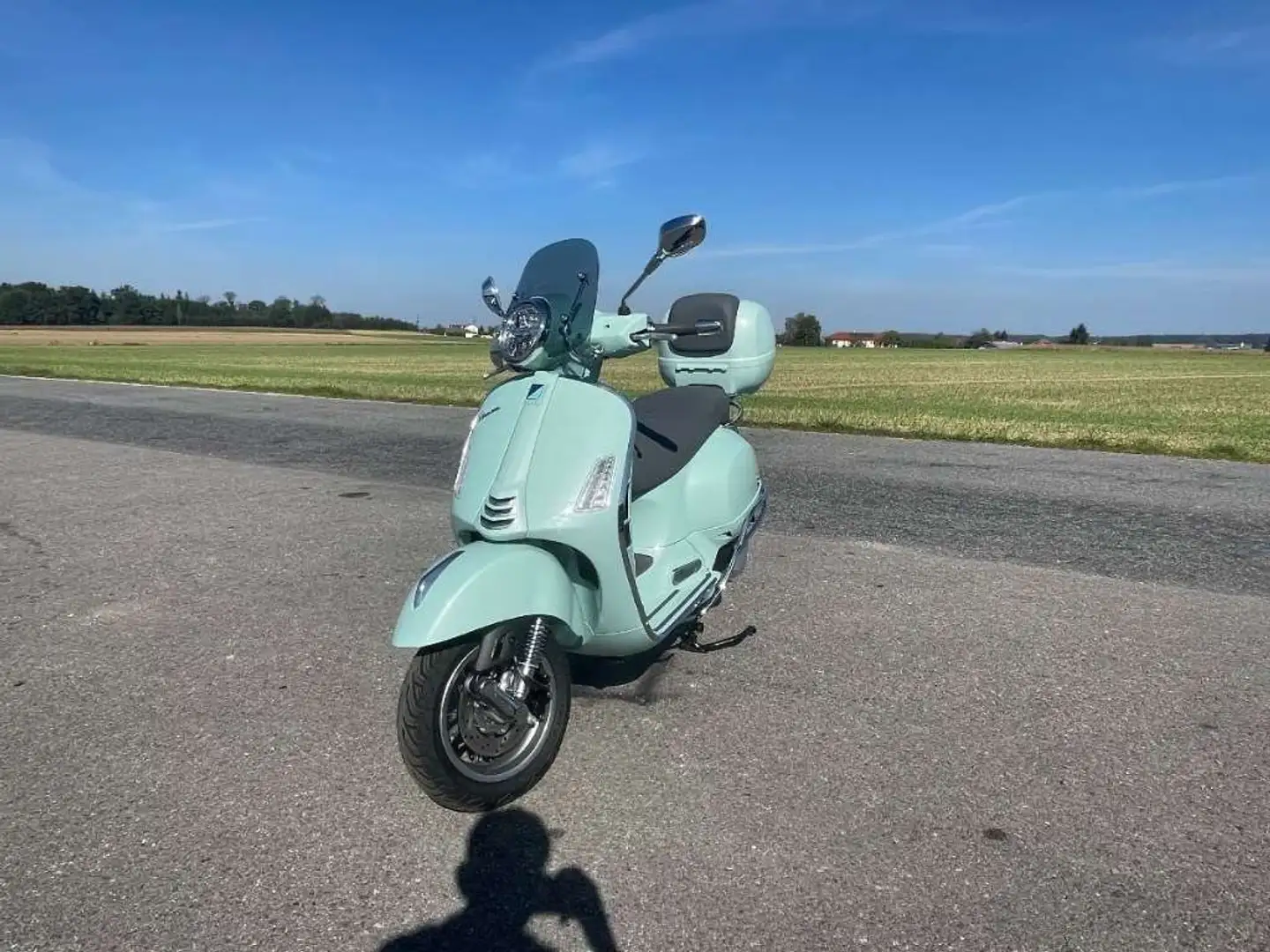 Vespa GTS 300 RST Inkl. Koffer Verde - 2