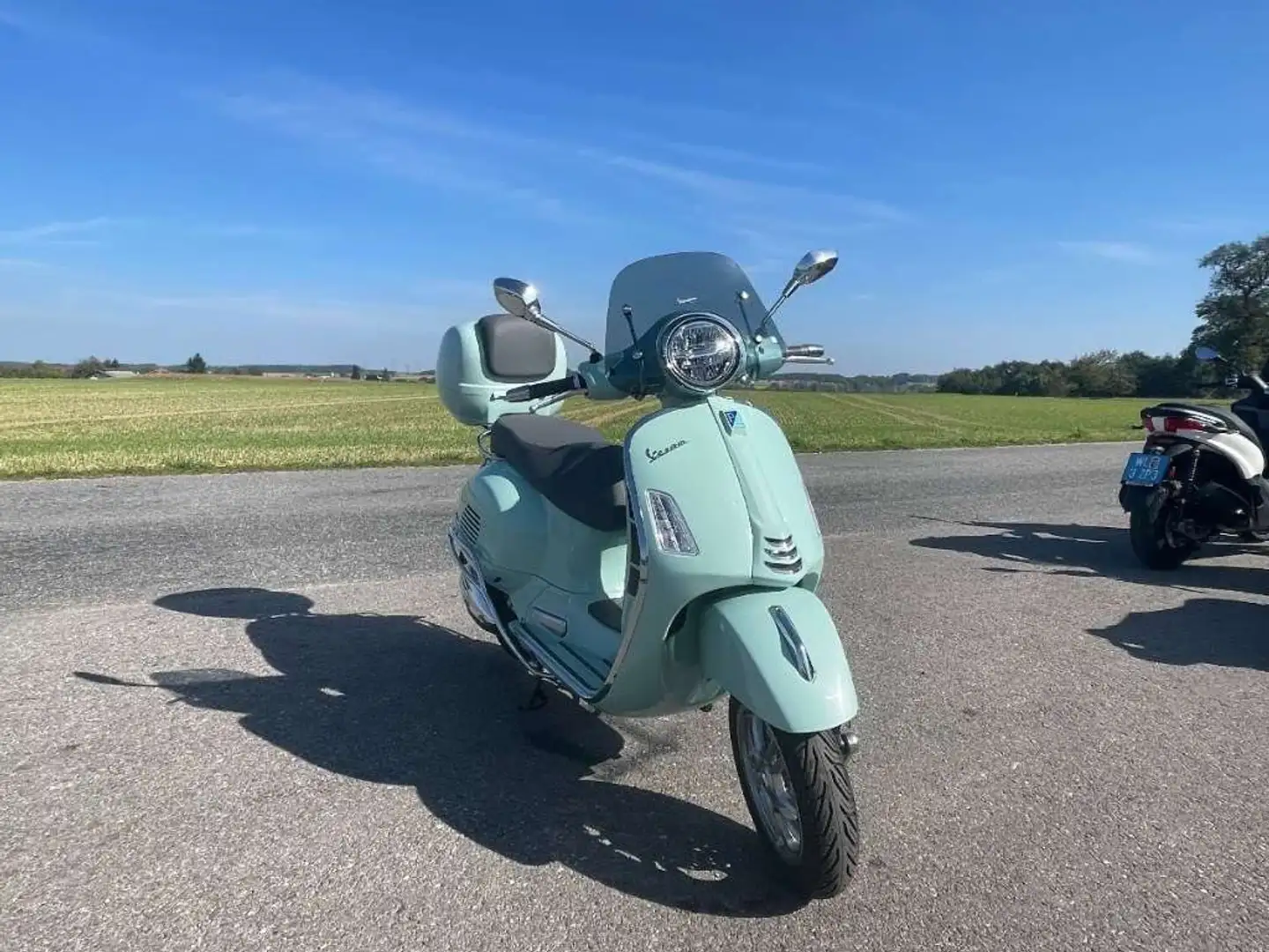 Vespa GTS 300 RST Inkl. Koffer Verde - 1
