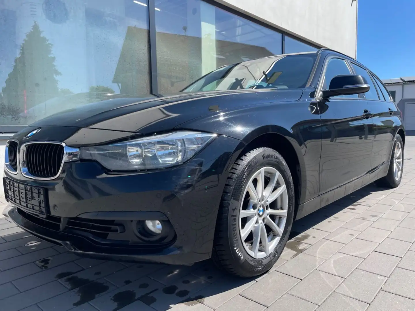BMW 320 i touring Navi Sitzh. Pano PDC AHK HU NEU Nero - 1