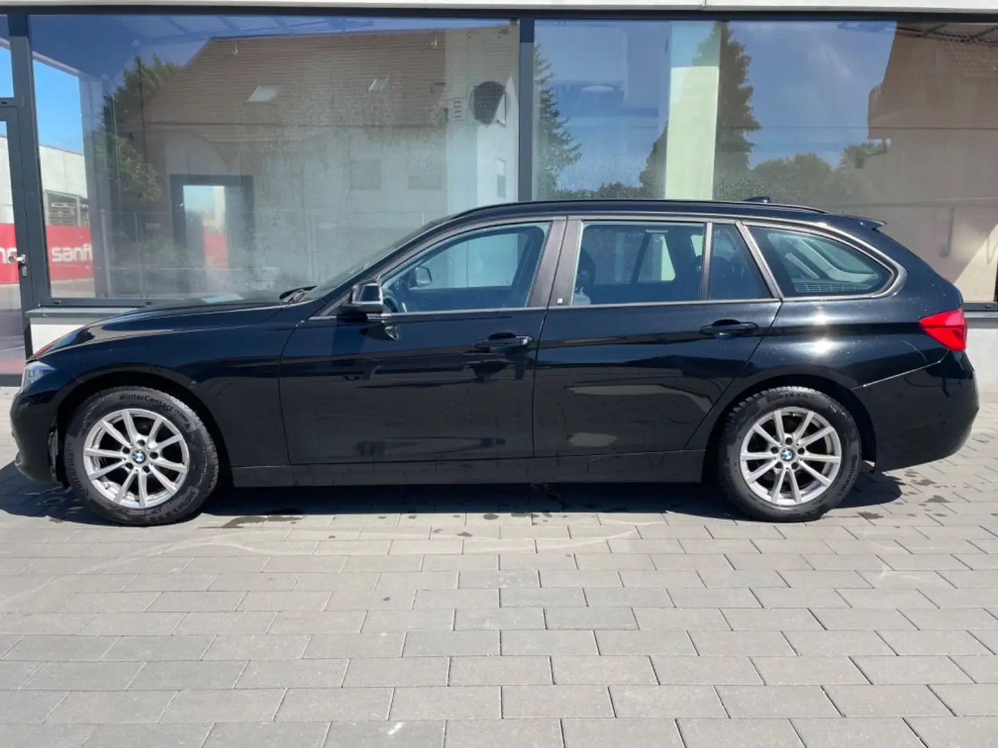 BMW 320 i touring Navi Sitzh. Pano PDC AHK HU NEU Nero - 2