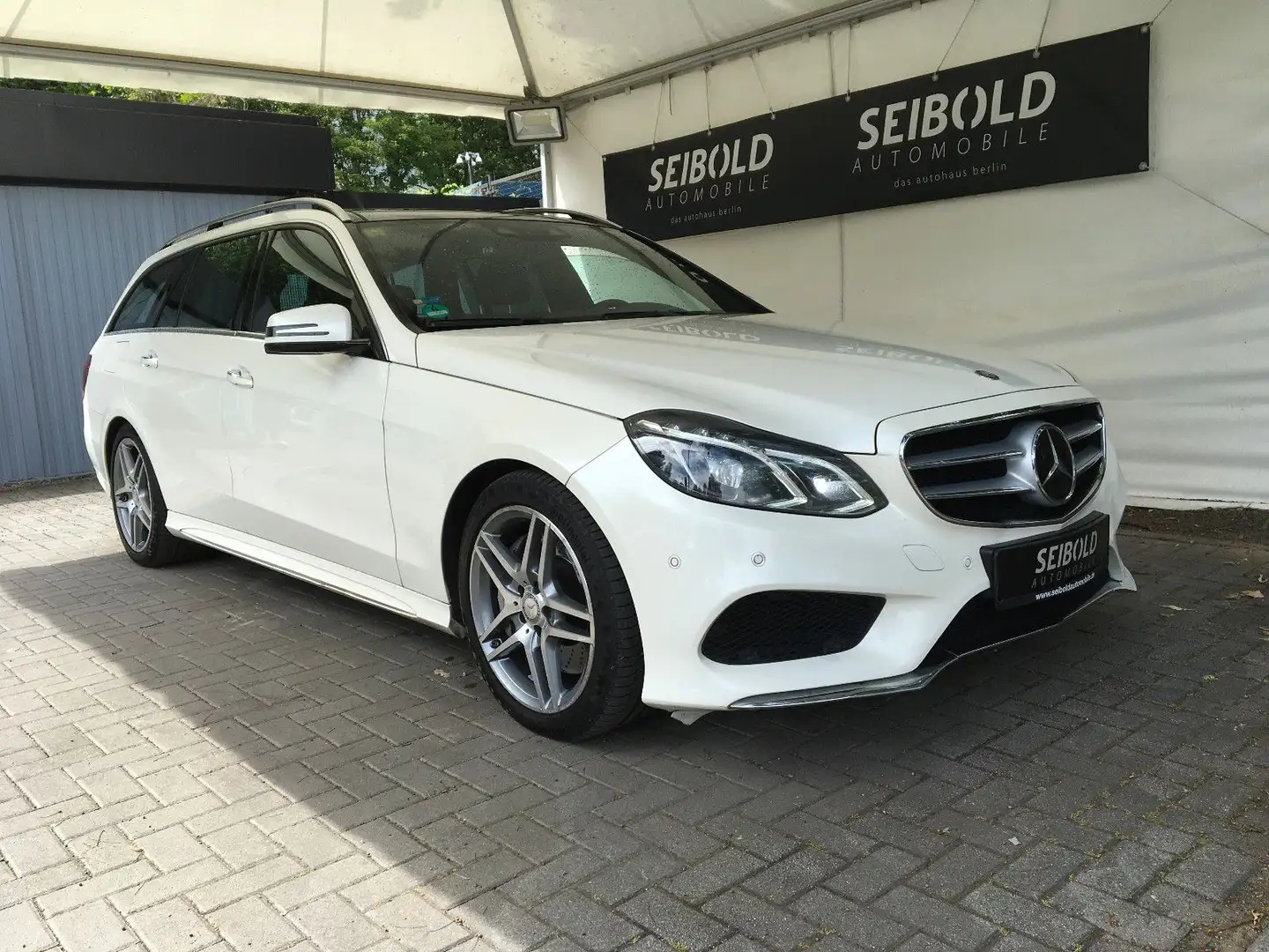 Mercedes-Benz E 500 White - 2