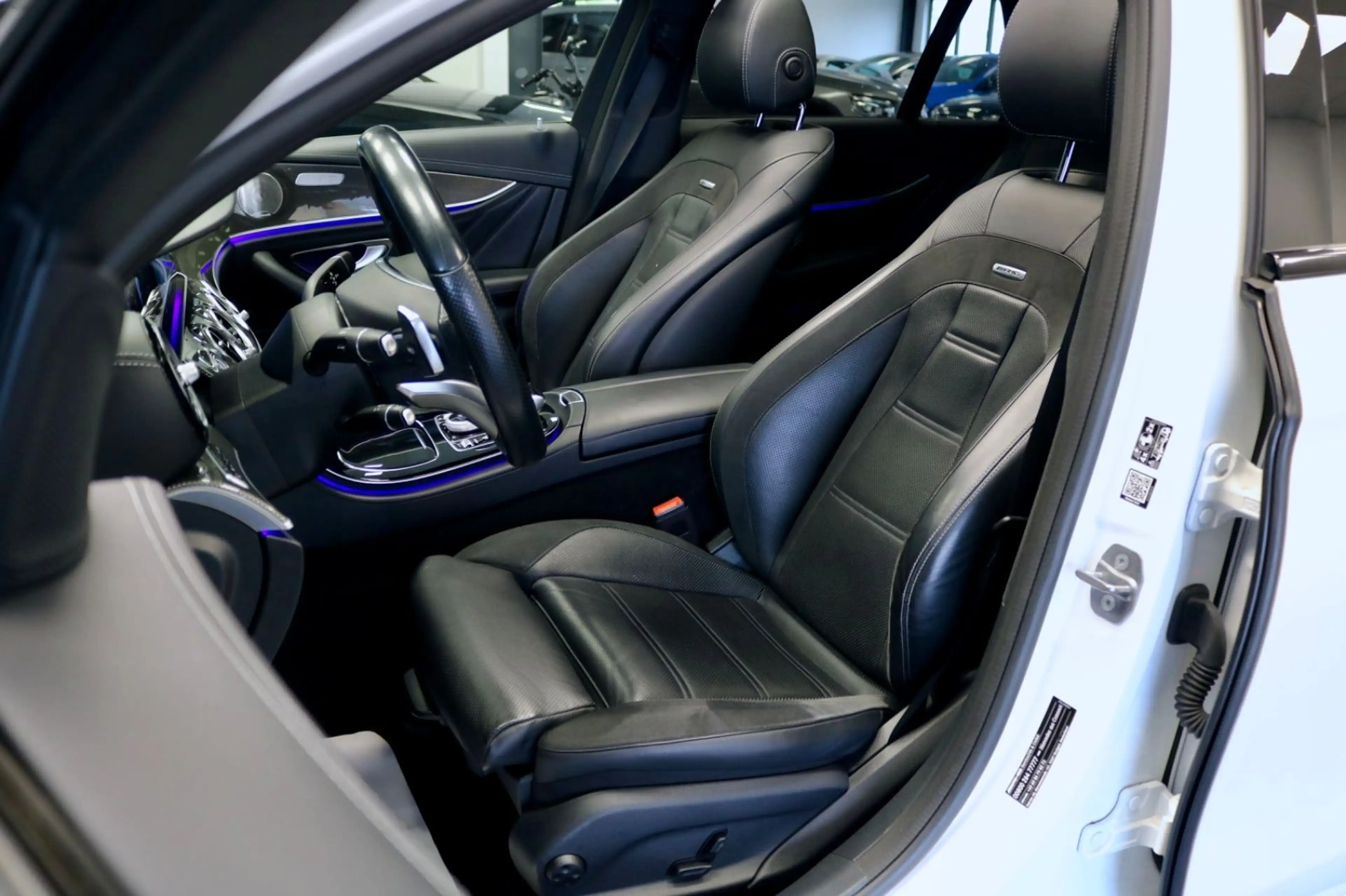 Mercedes-Benz E 43 AMG T 4Matic/HEADUP/360°/PANORAMA/CARBON — photo 14