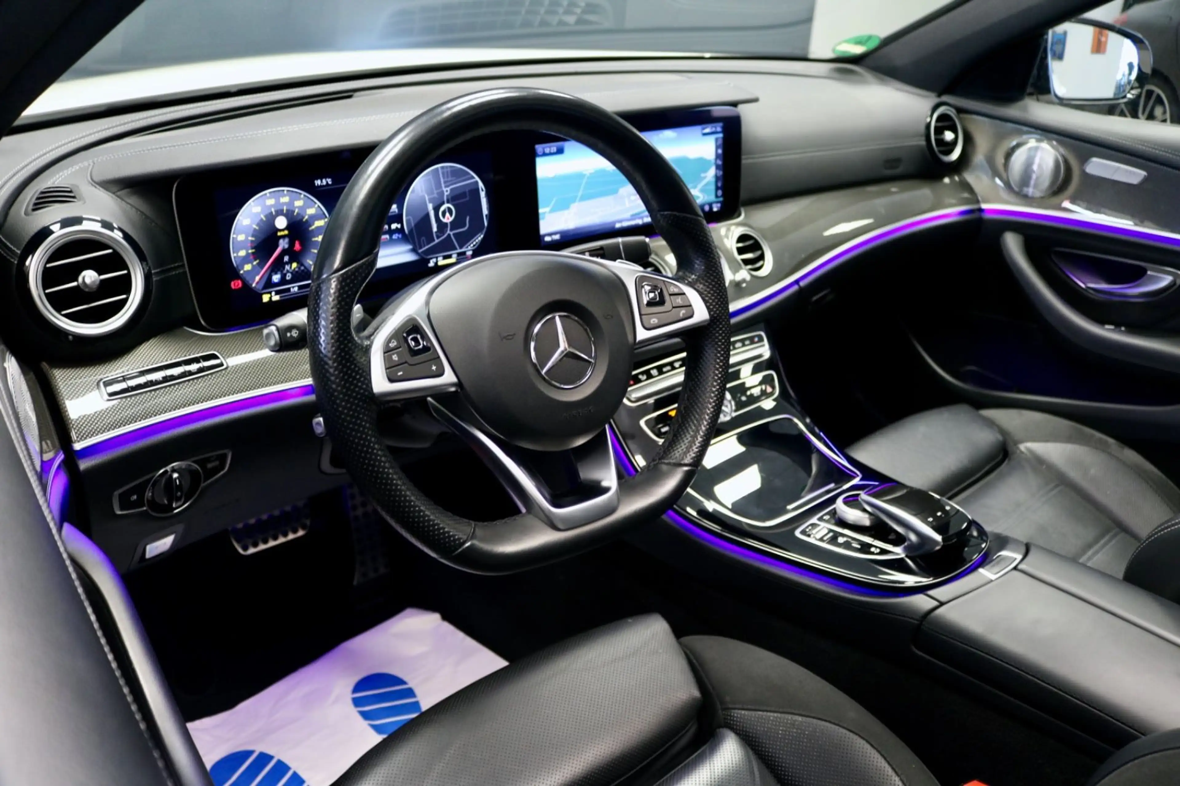 Mercedes-Benz E 43 AMG T 4Matic/HEADUP/360°/PANORAMA/CARBON — photo 12