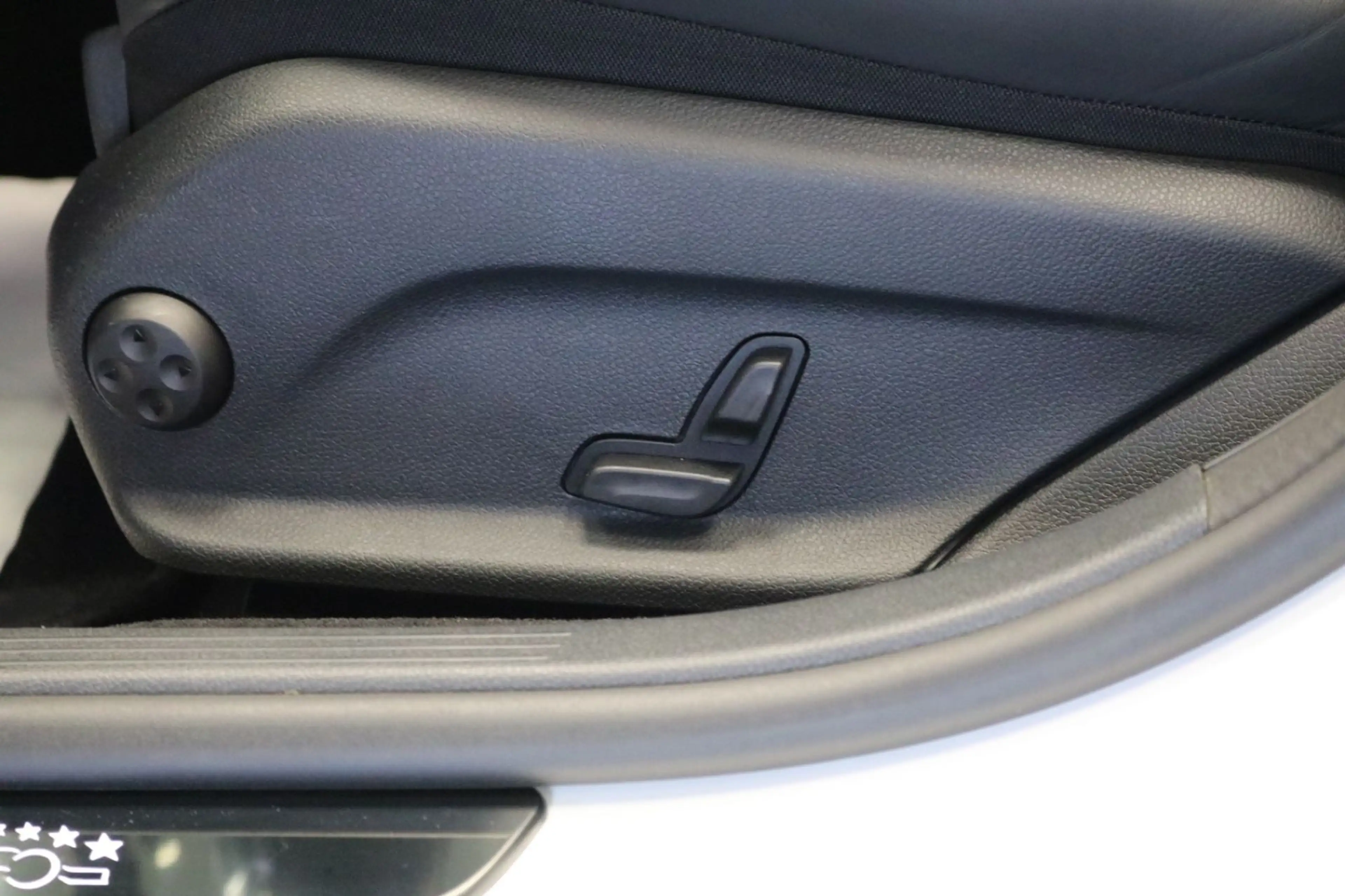 Mercedes-Benz E 43 AMG T 4Matic/HEADUP/360°/PANORAMA/CARBON — photo 15