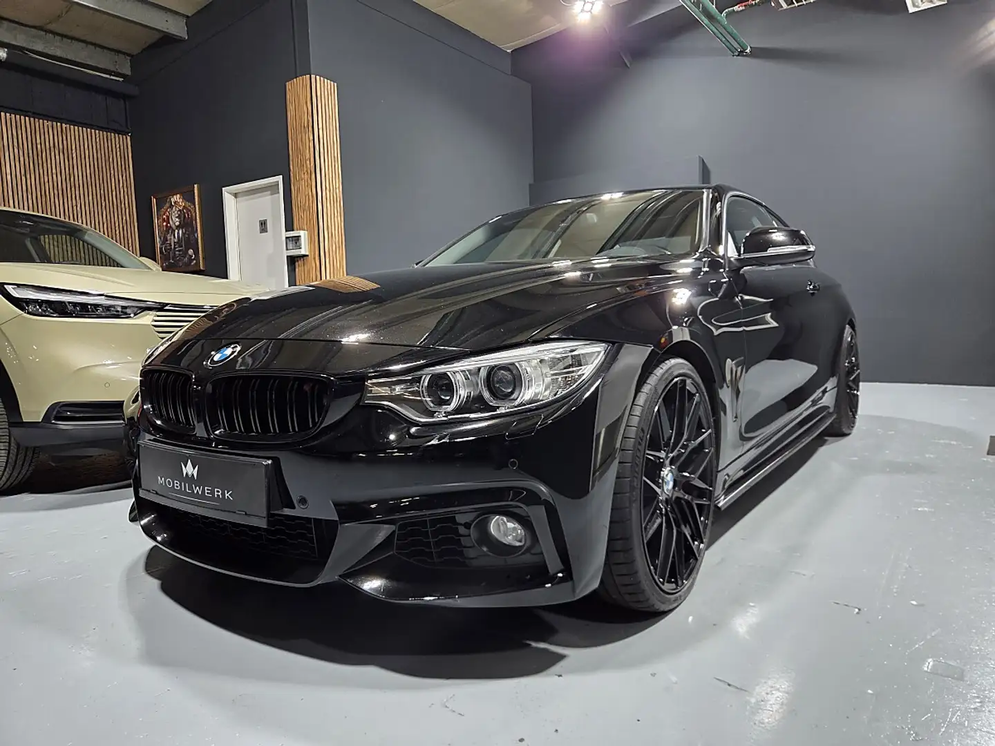 BMW 430 d Coupé Aut. M Sportpaket 258 PS Schwarz - 2