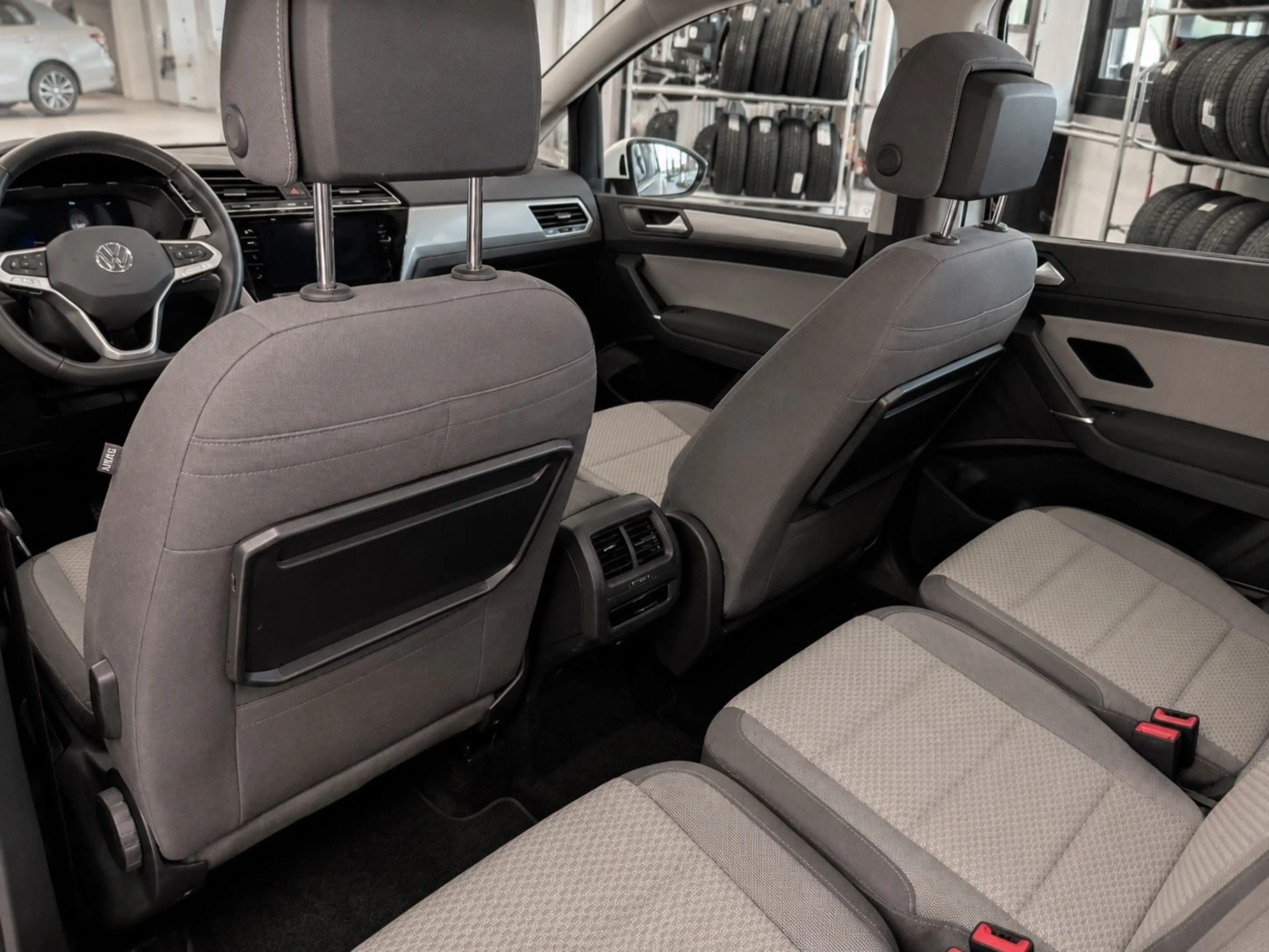 Volkswagen Touran *ACC*7-SITZER*LED*PANORAMA*KAMERA* — photo 8