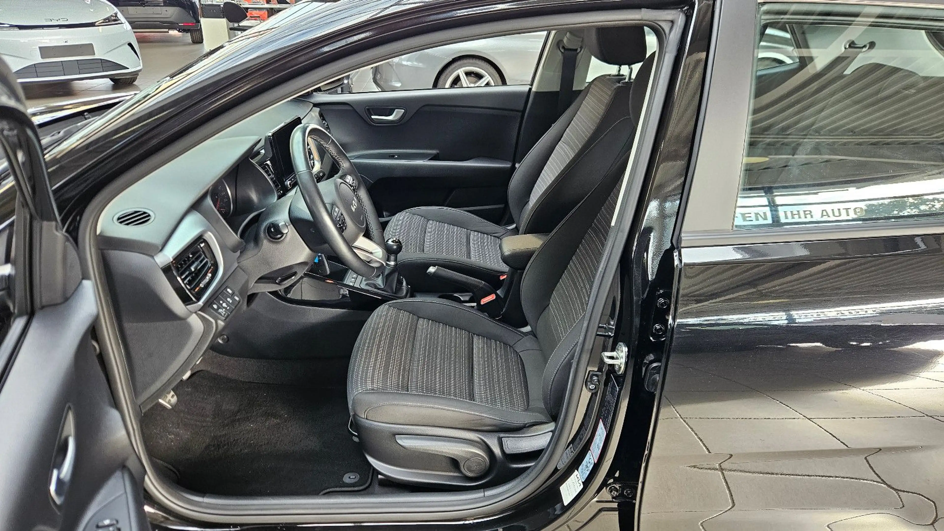 Kia Stonic Vision * 1.Hand * wenig km * SHZ * LHZ * — photo 12