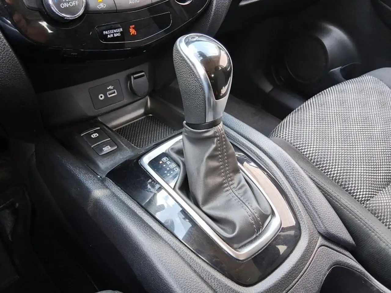 Nissan Qashqai photo Nissan Qashqai