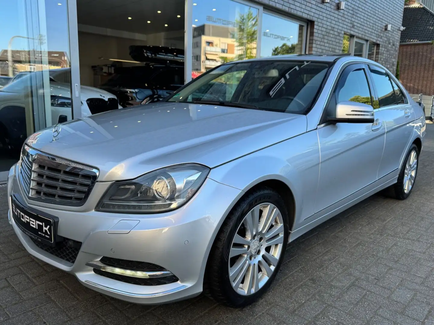 Mercedes-Benz C 220 d CDI Limo BlueE Elegance GSD Bi-Xenon Navi Stříbrná - 1