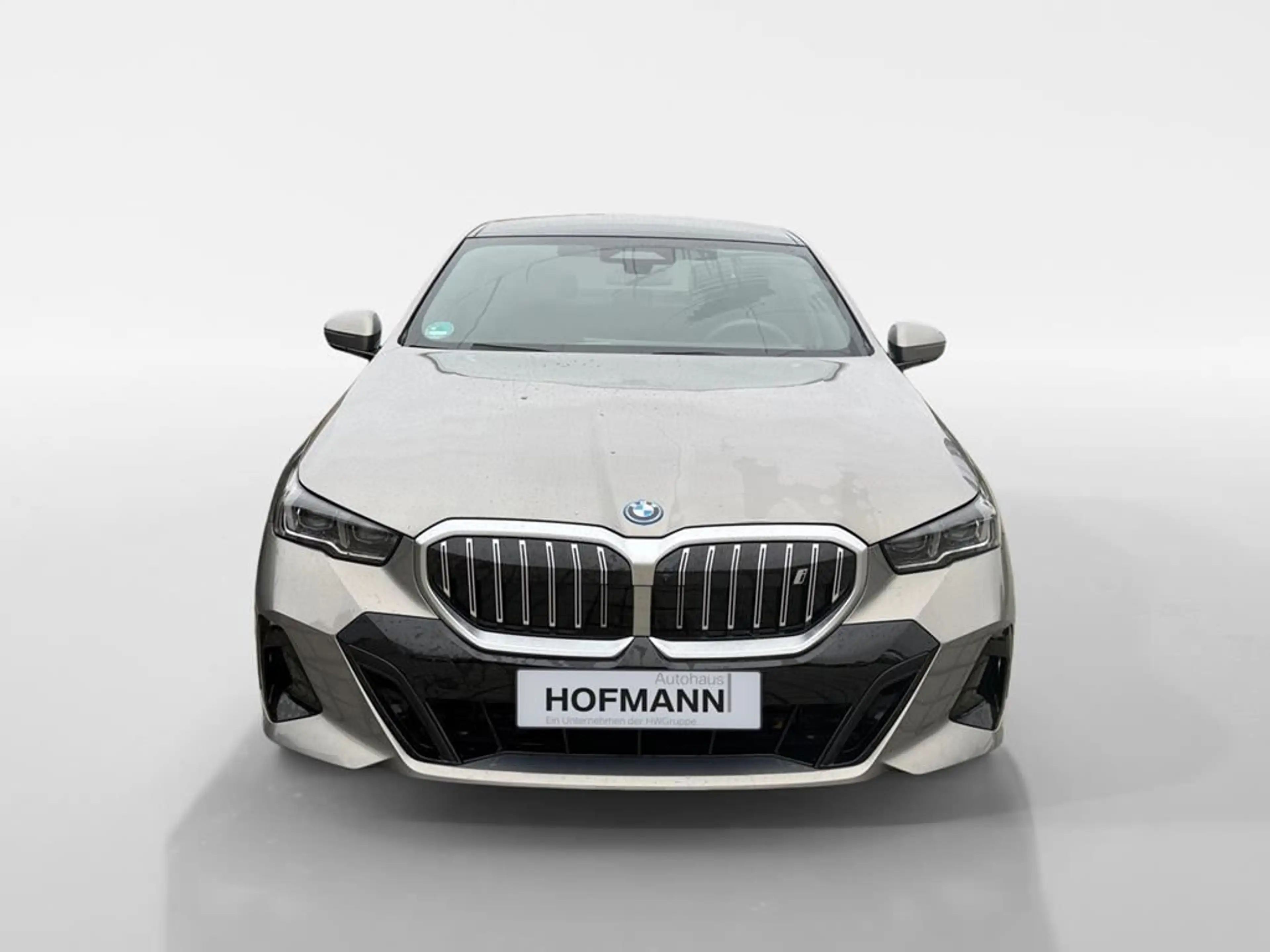 BMW i5 M Sport — photo 2