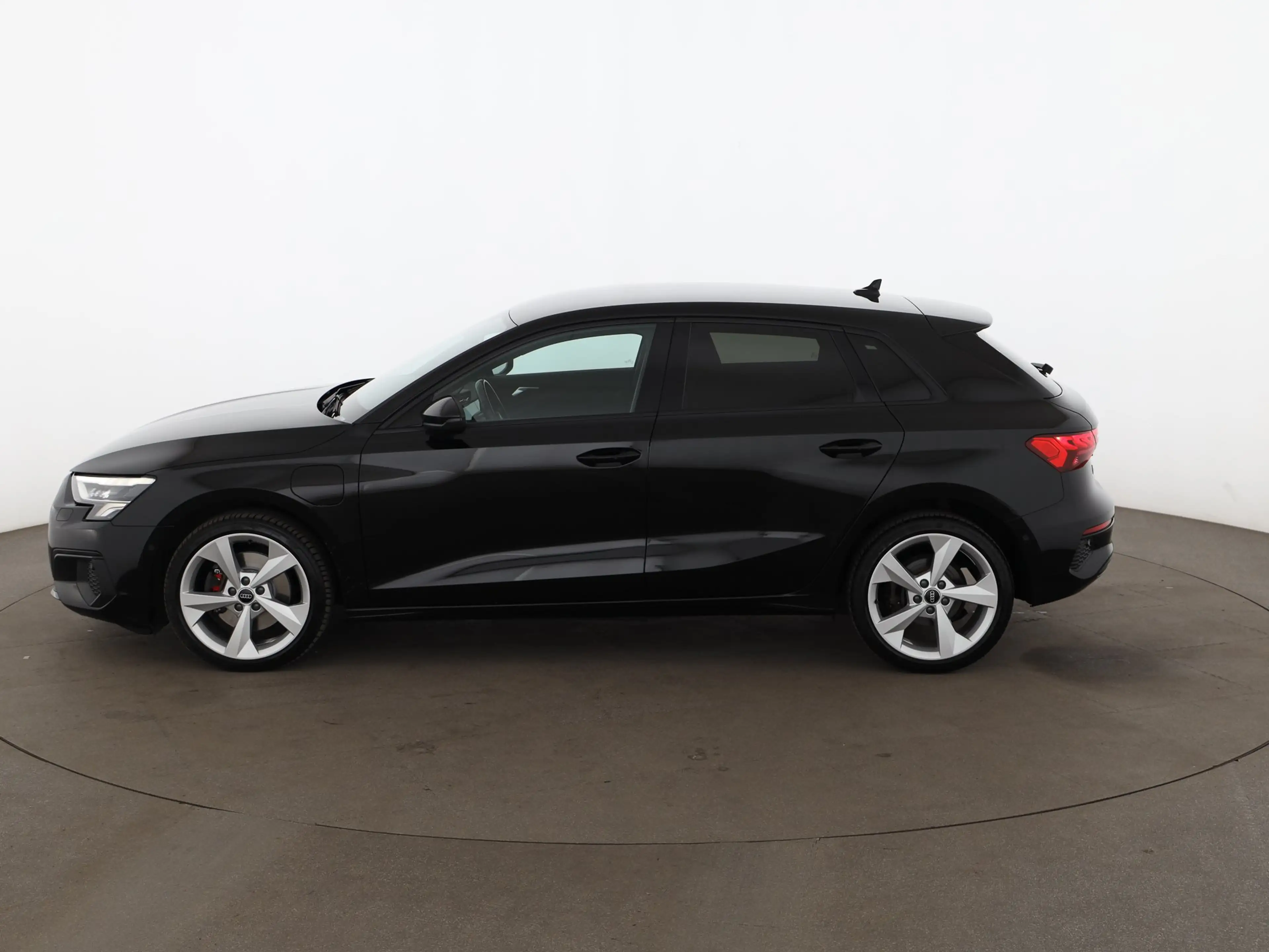 Audi A3 SB 40 TFSI e Aut LED NAVI SITZHZG ASSIST PDC — photo 6